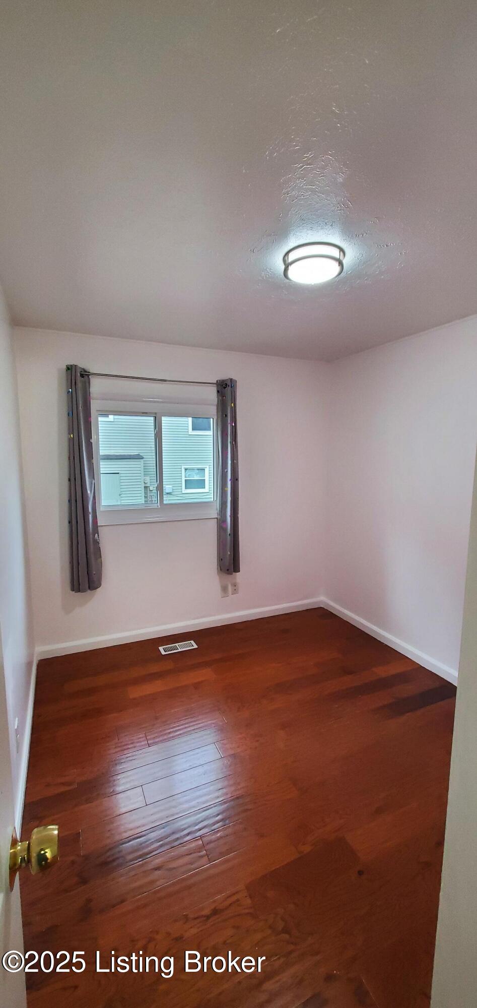 7105 Heavrin Ave