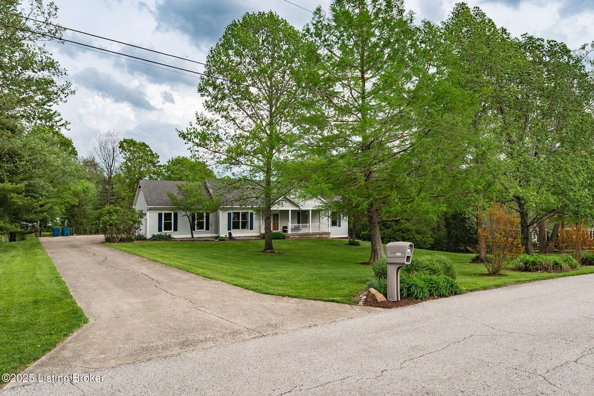 5707 Blueberry Dr