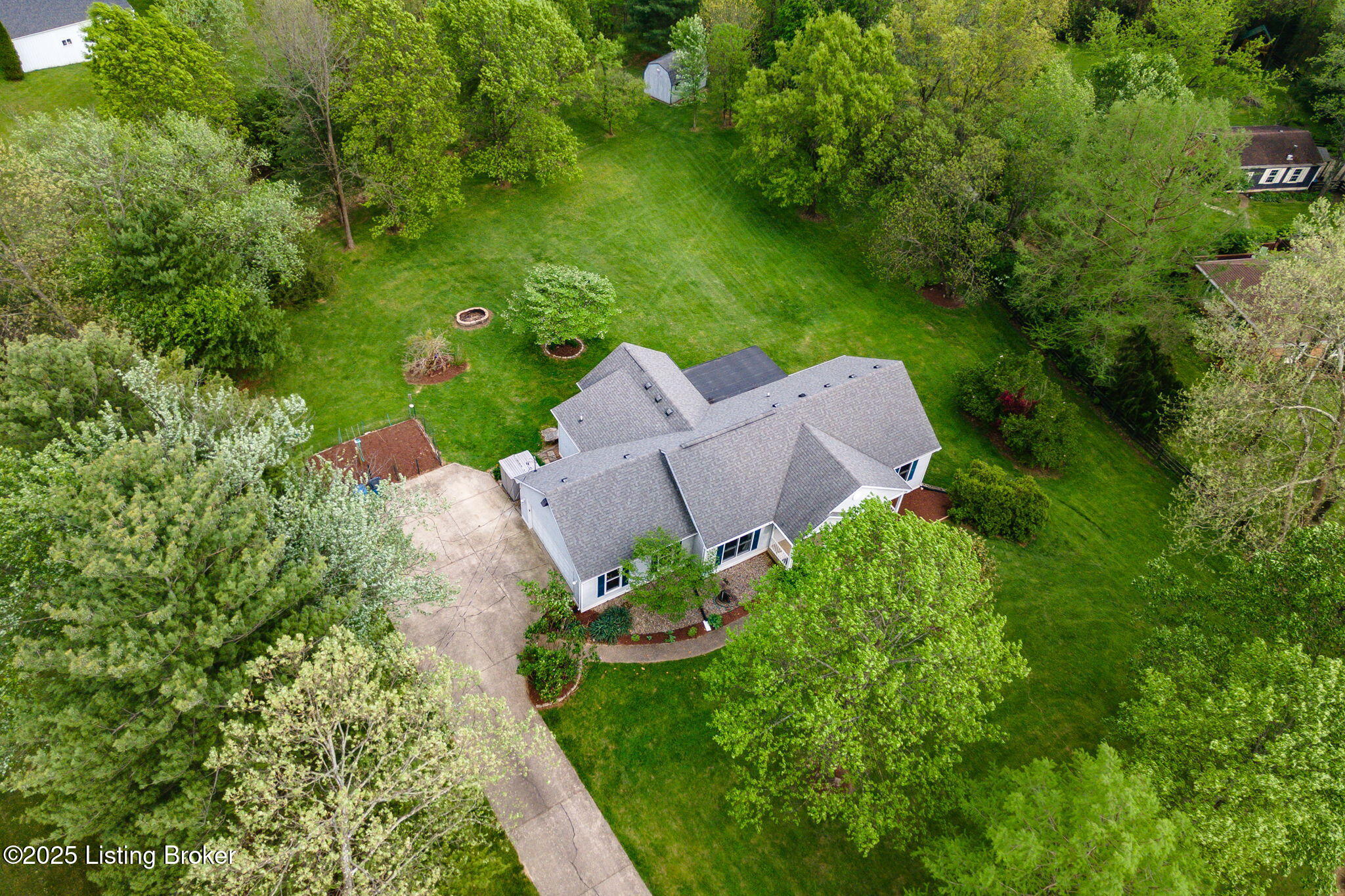 5707 Blueberry Dr