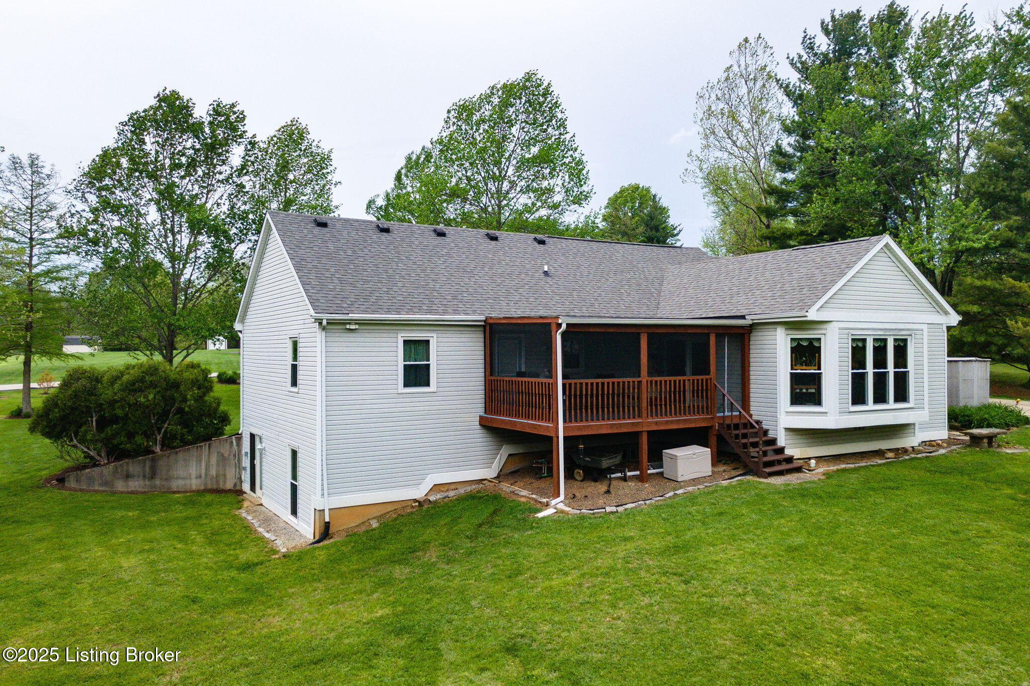 5707 Blueberry Dr