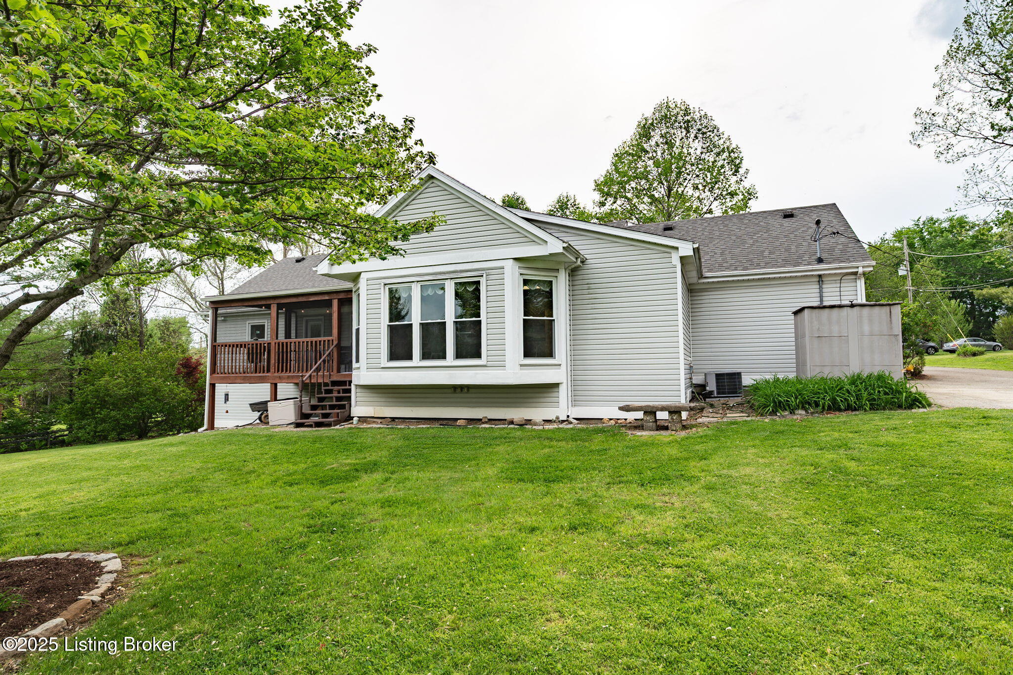 5707 Blueberry Dr