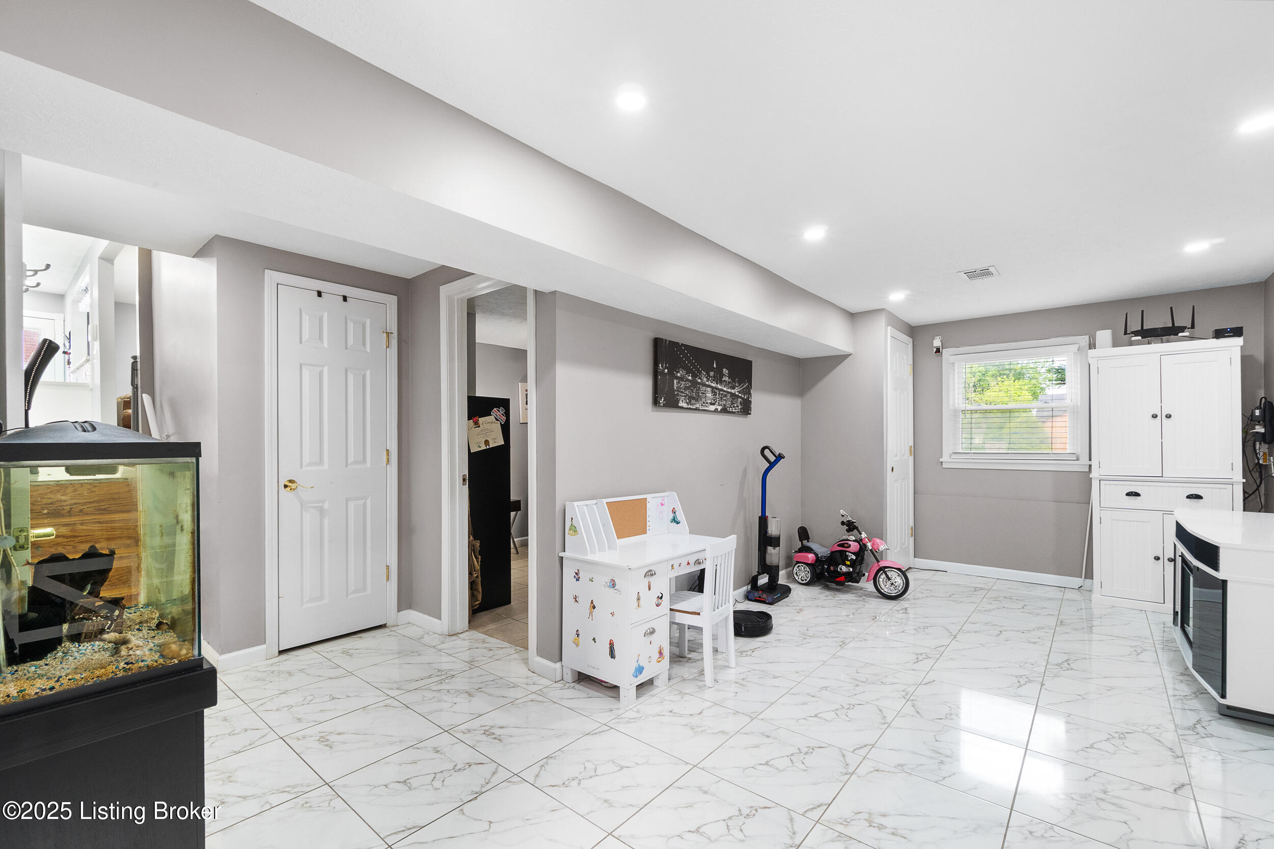 7208 Sky Blue Ave