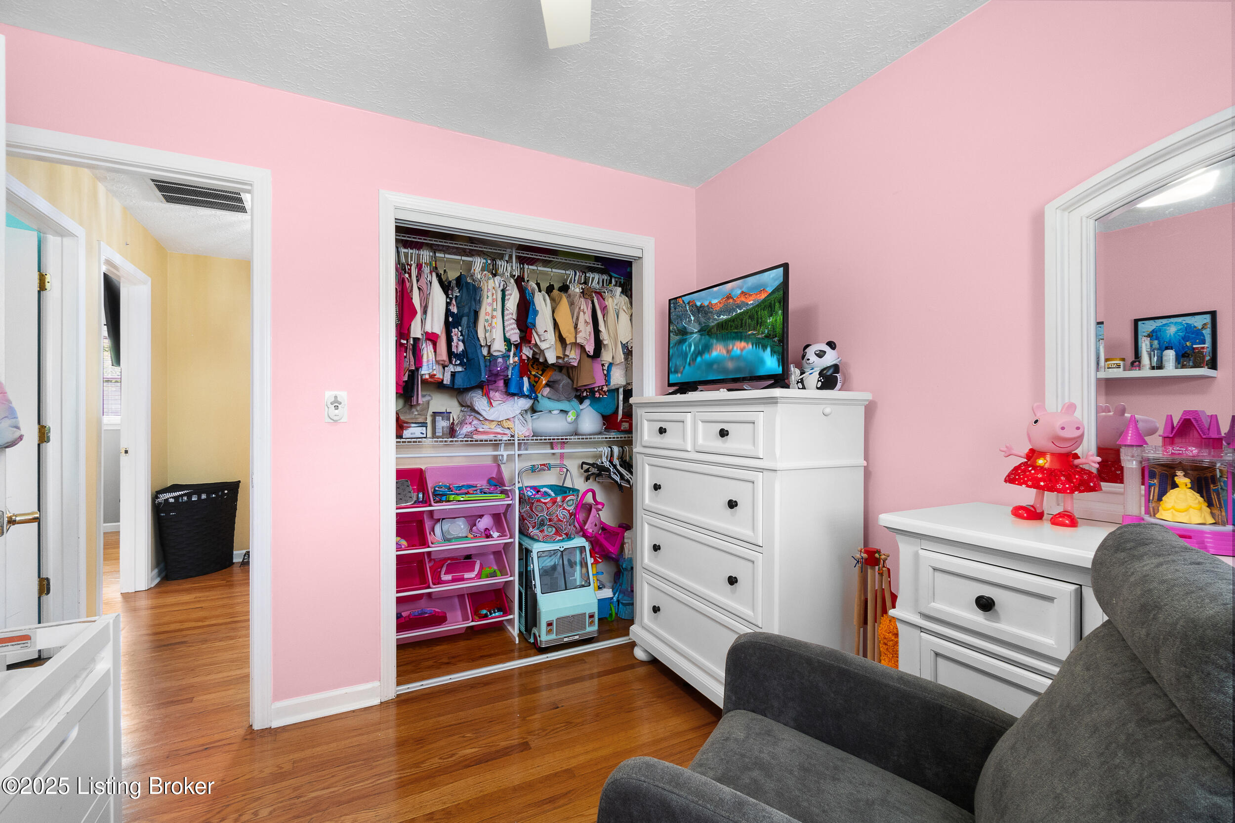 7208 Sky Blue Ave
