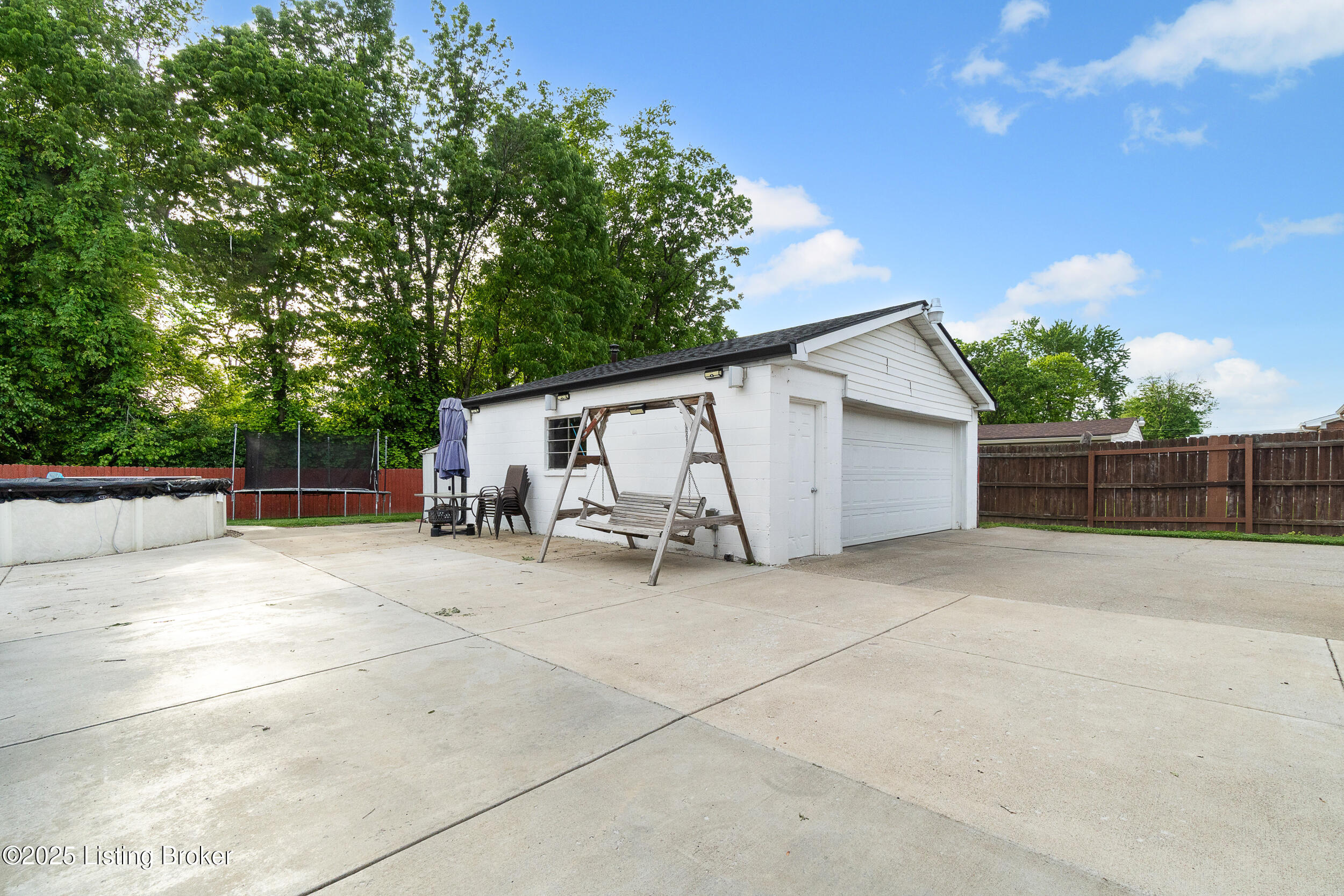 7208 Sky Blue Ave