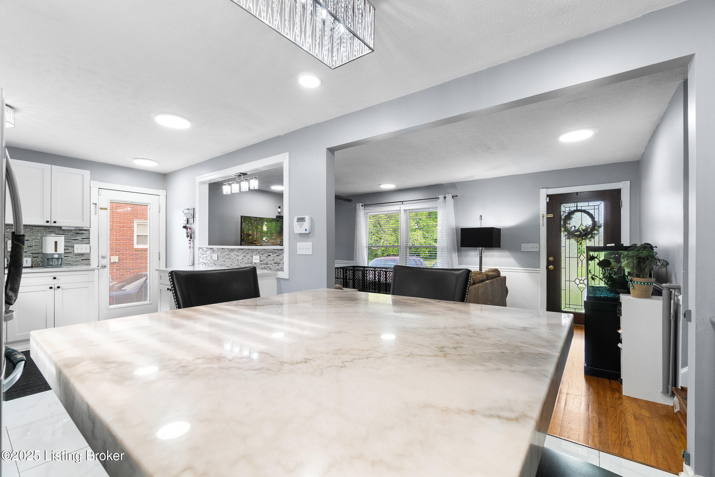 7208 Sky Blue Ave