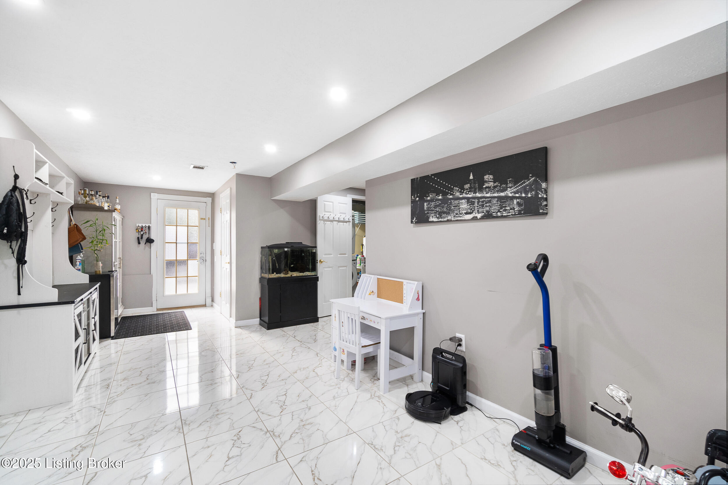 7208 Sky Blue Ave
