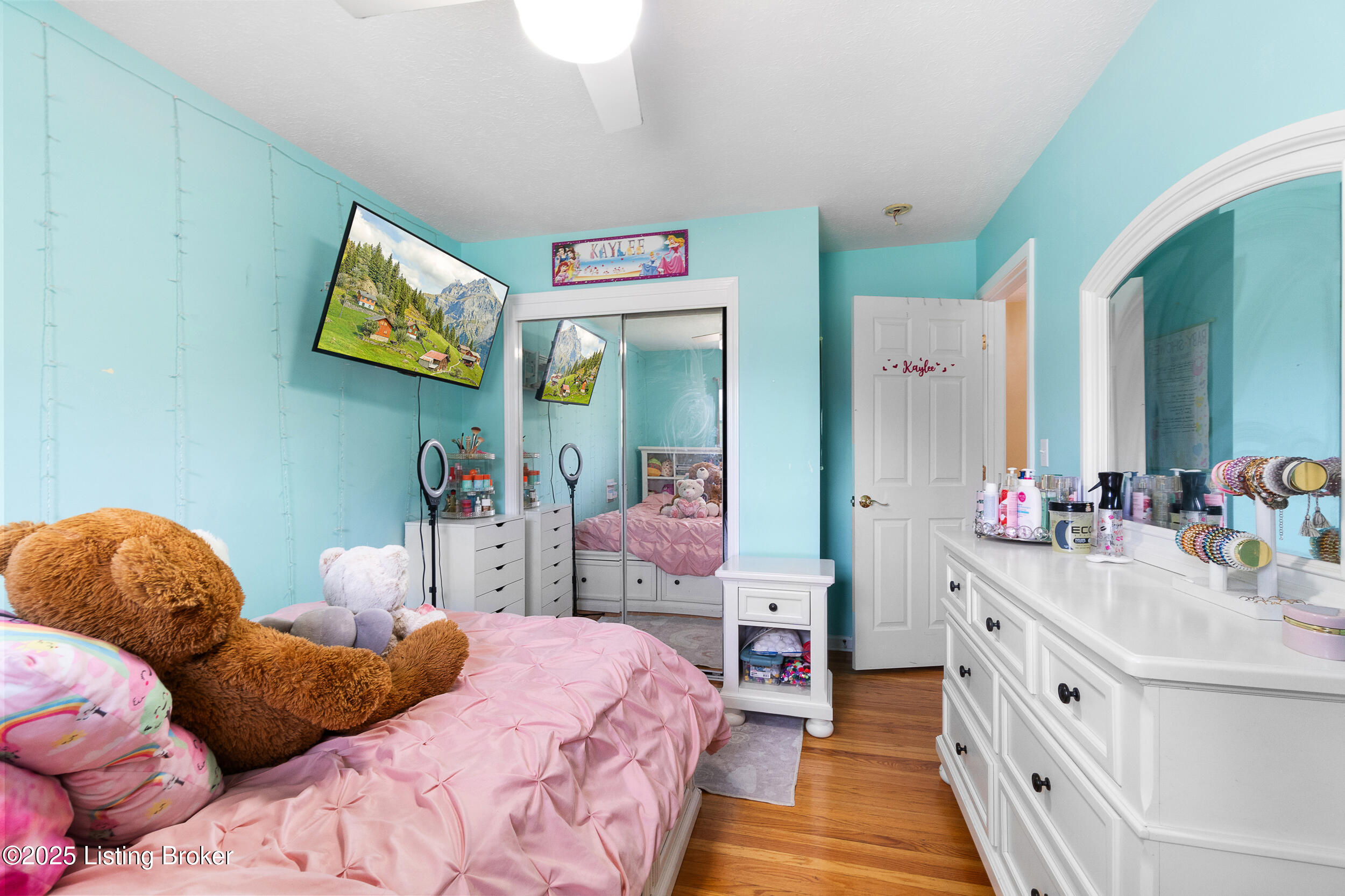 7208 Sky Blue Ave