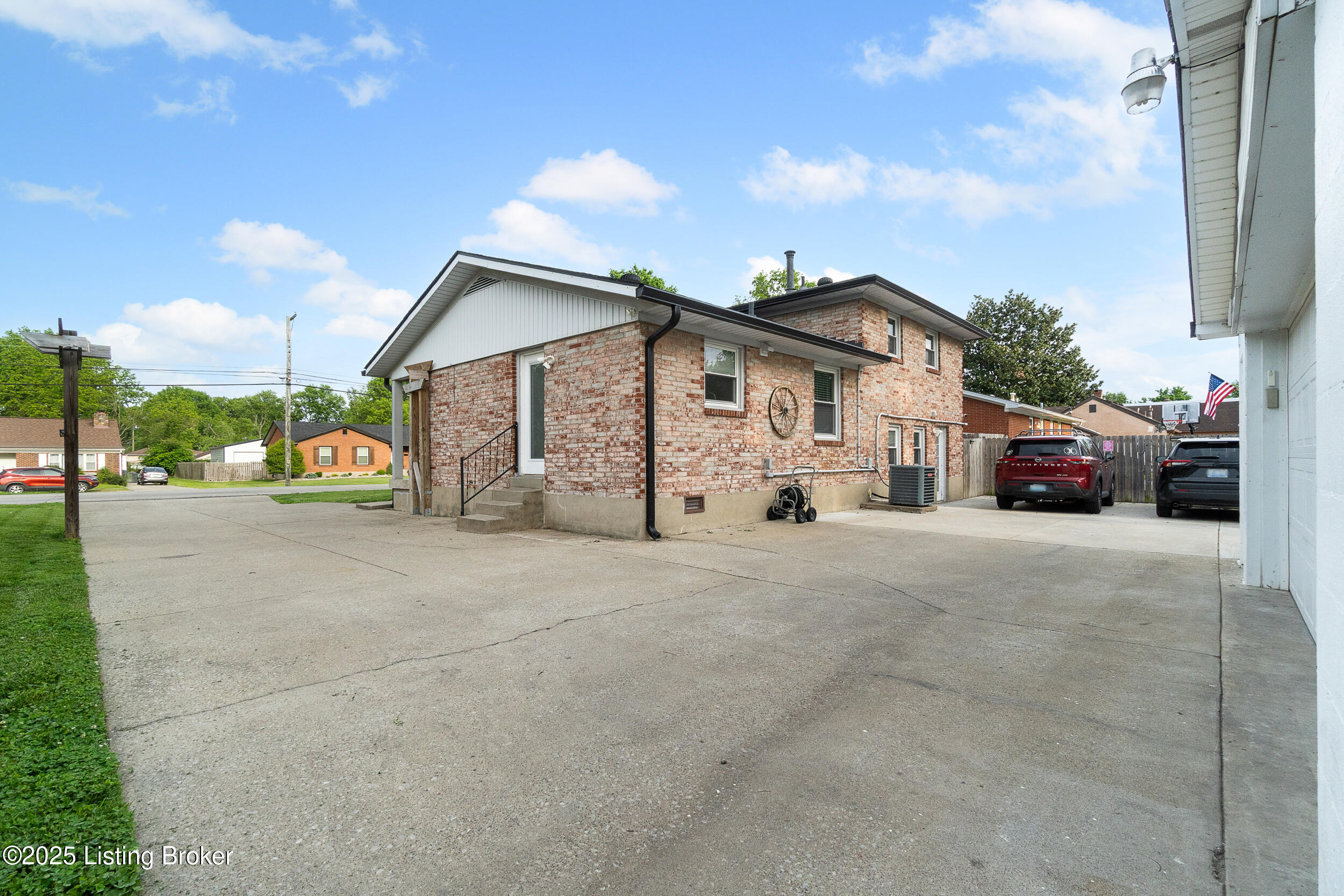 7208 Sky Blue Ave
