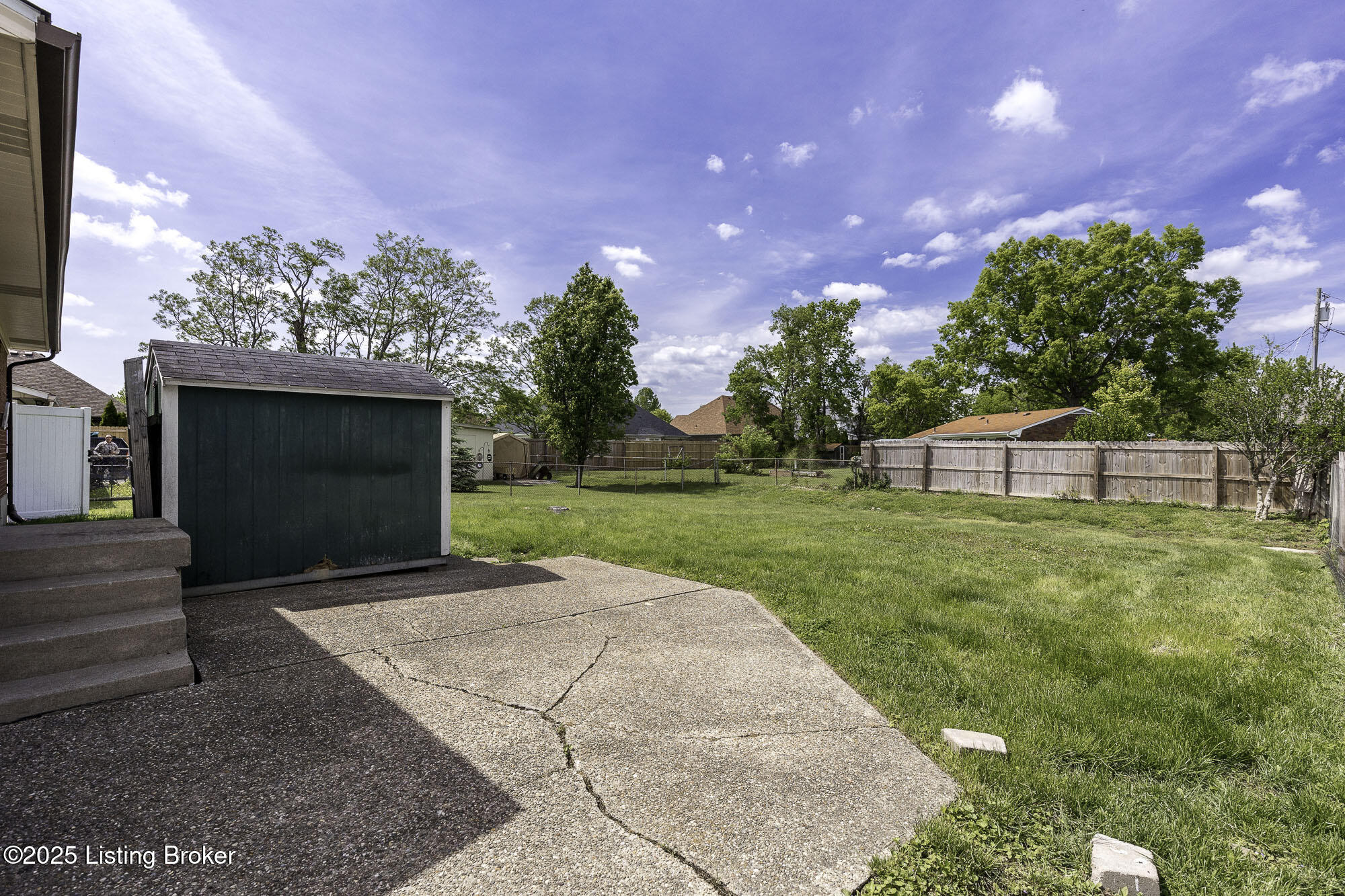9803 Chambers Ct