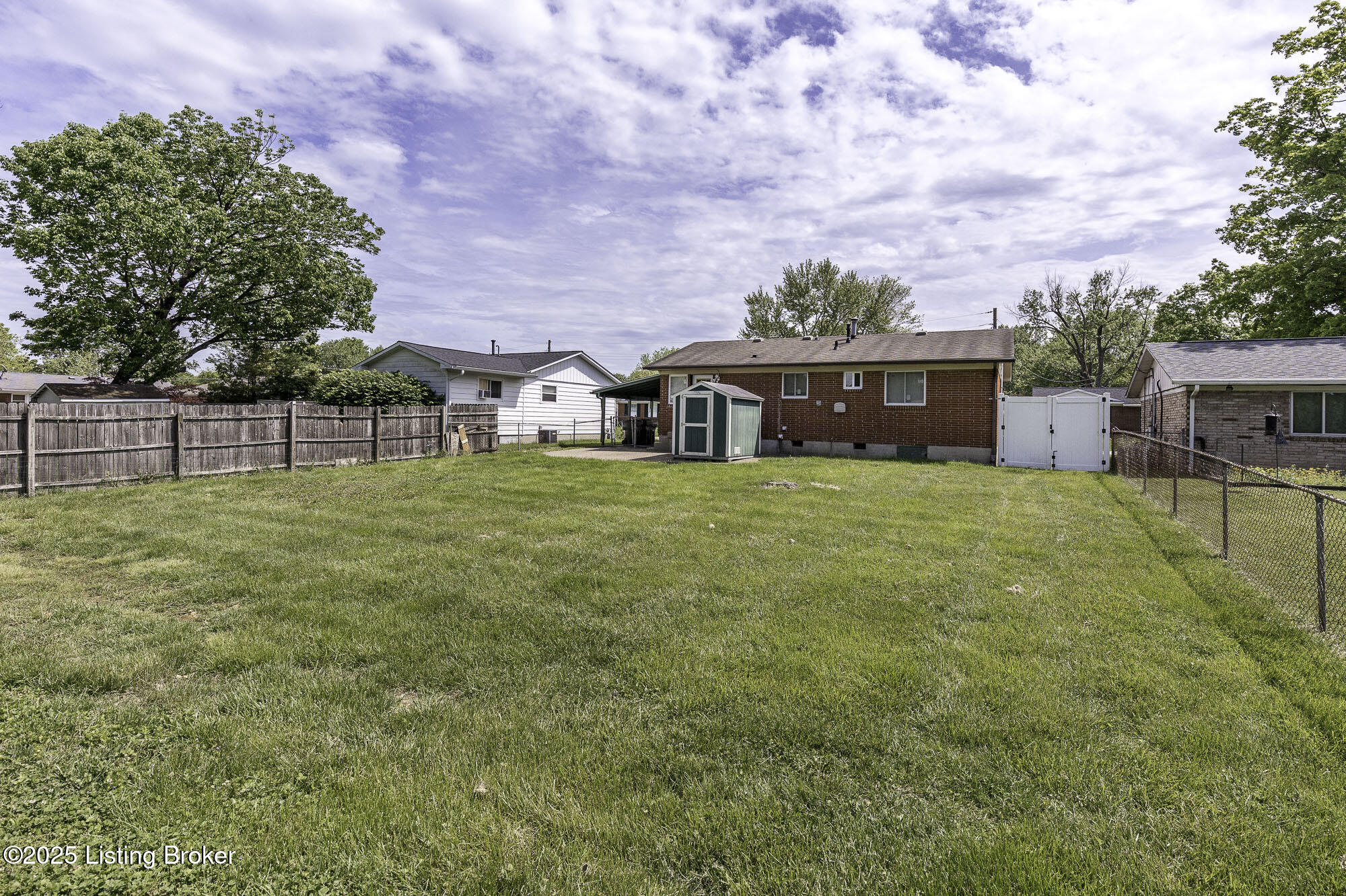 9803 Chambers Ct