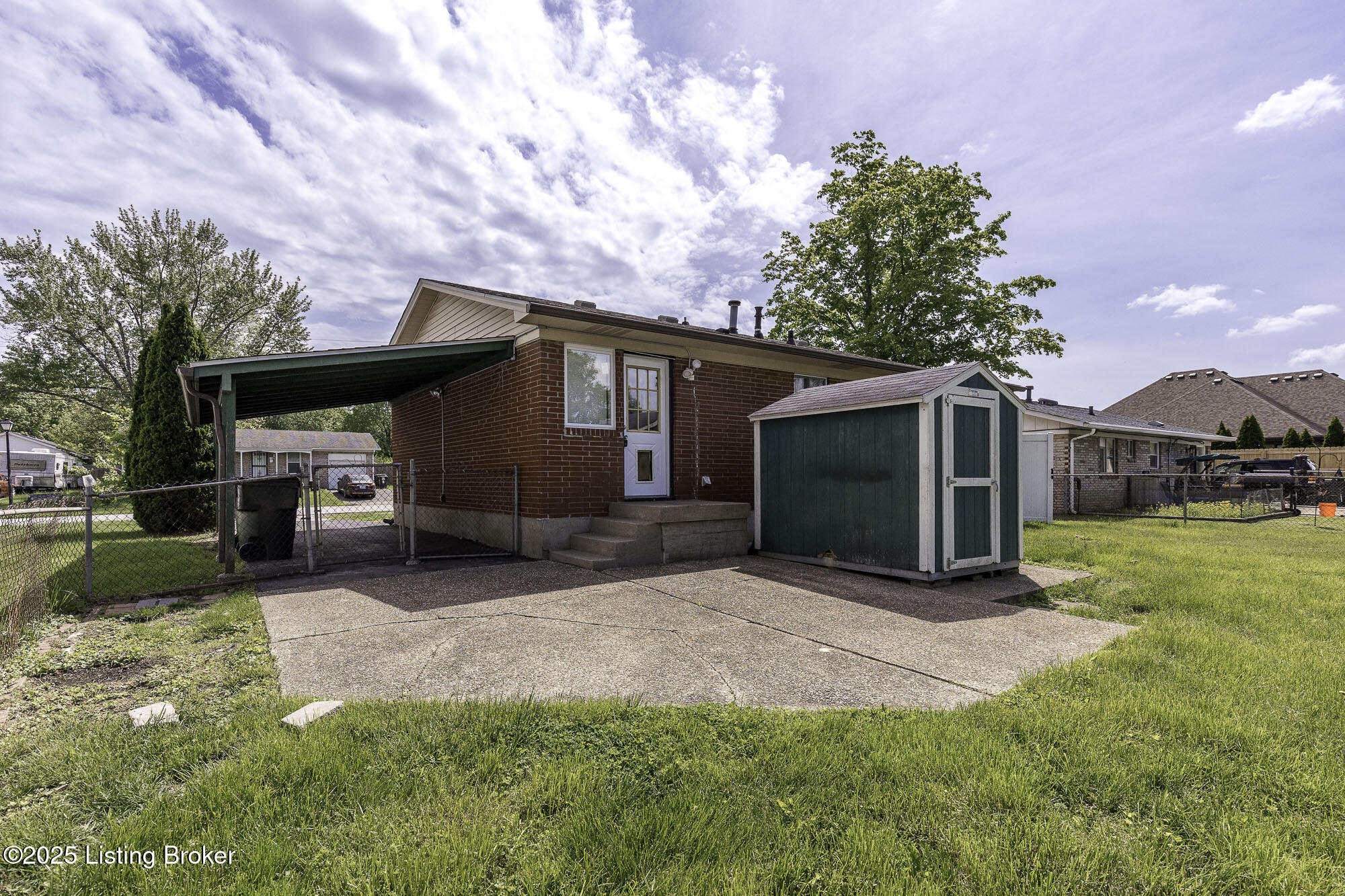 9803 Chambers Ct