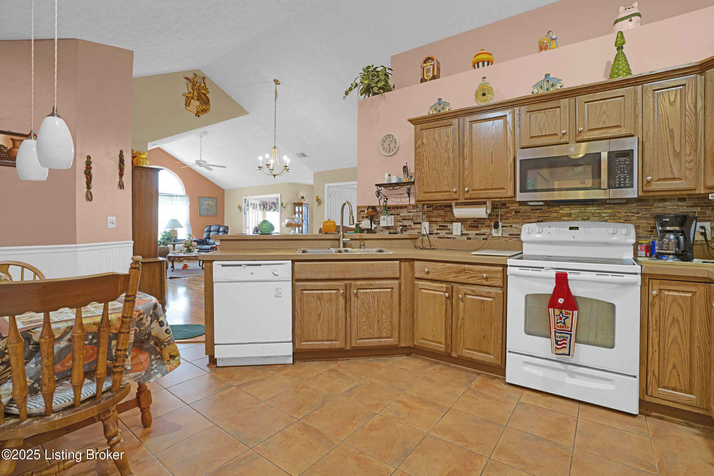 4403 Pinnacle View Pl