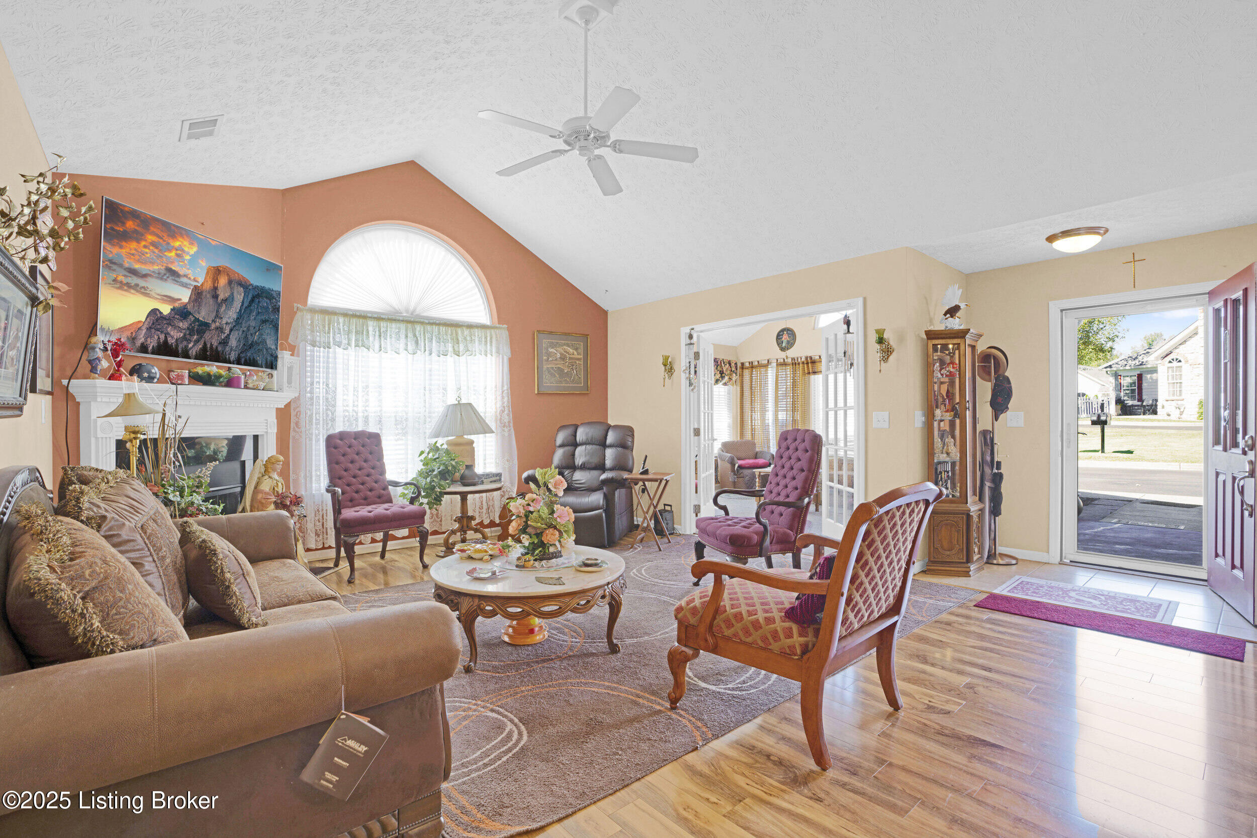 4403 Pinnacle View Pl