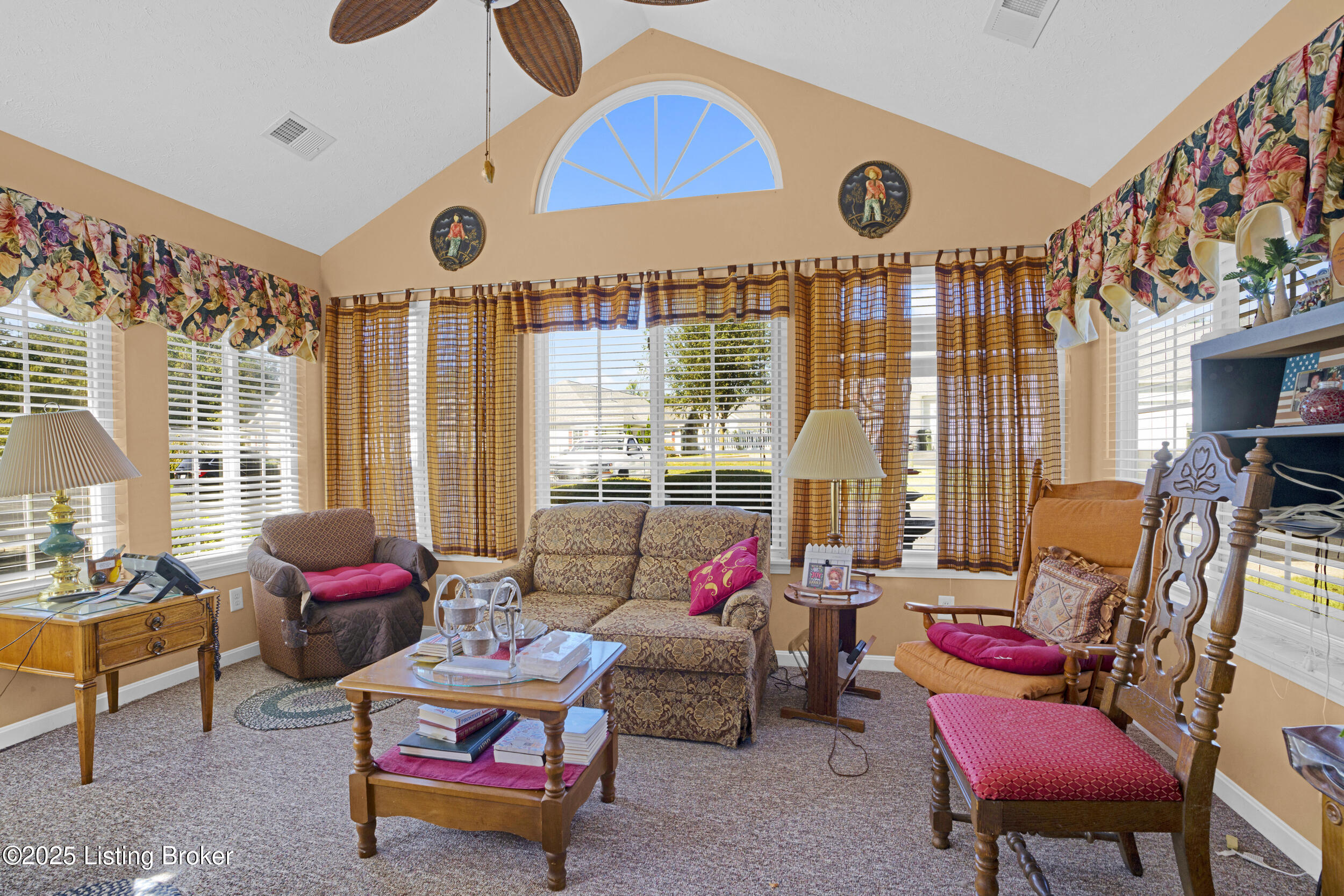 4403 Pinnacle View Pl