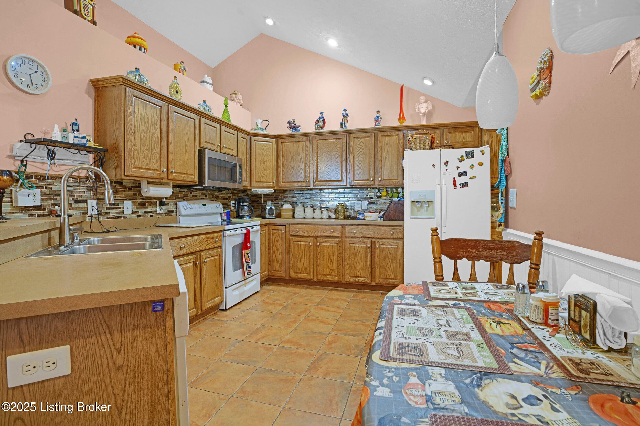 4403 Pinnacle View Pl
