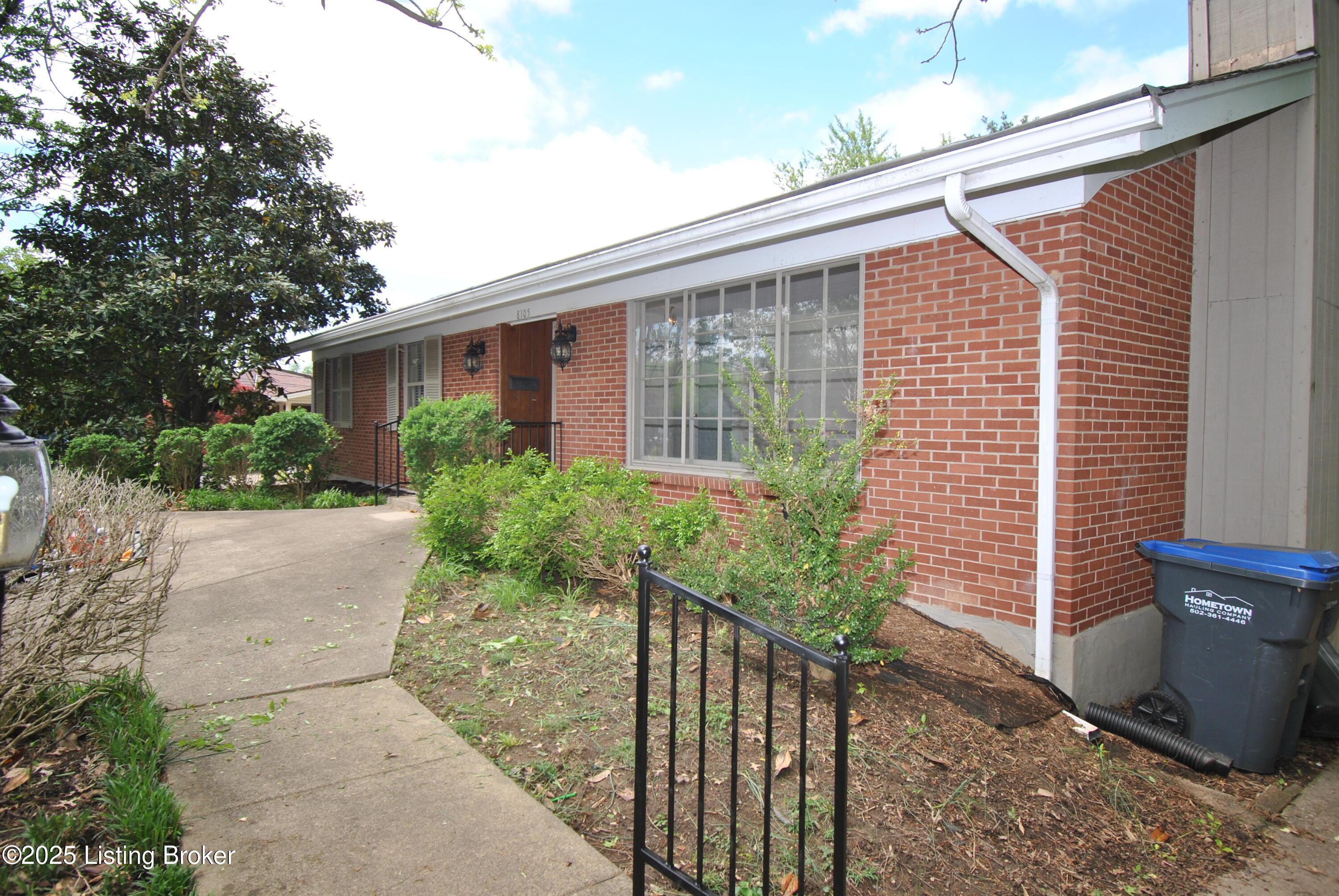8105 Joyce Dr