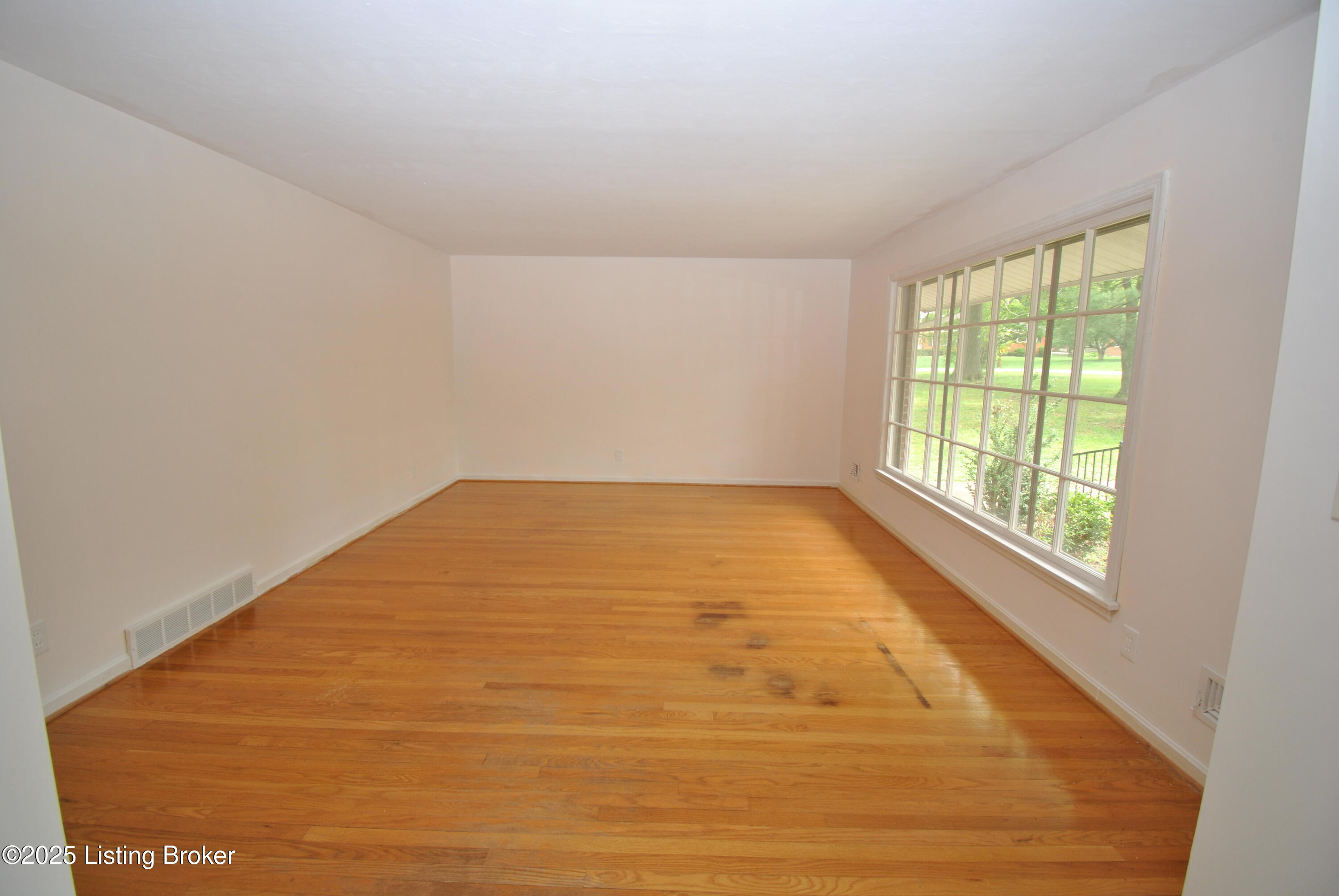 8105 Joyce Dr