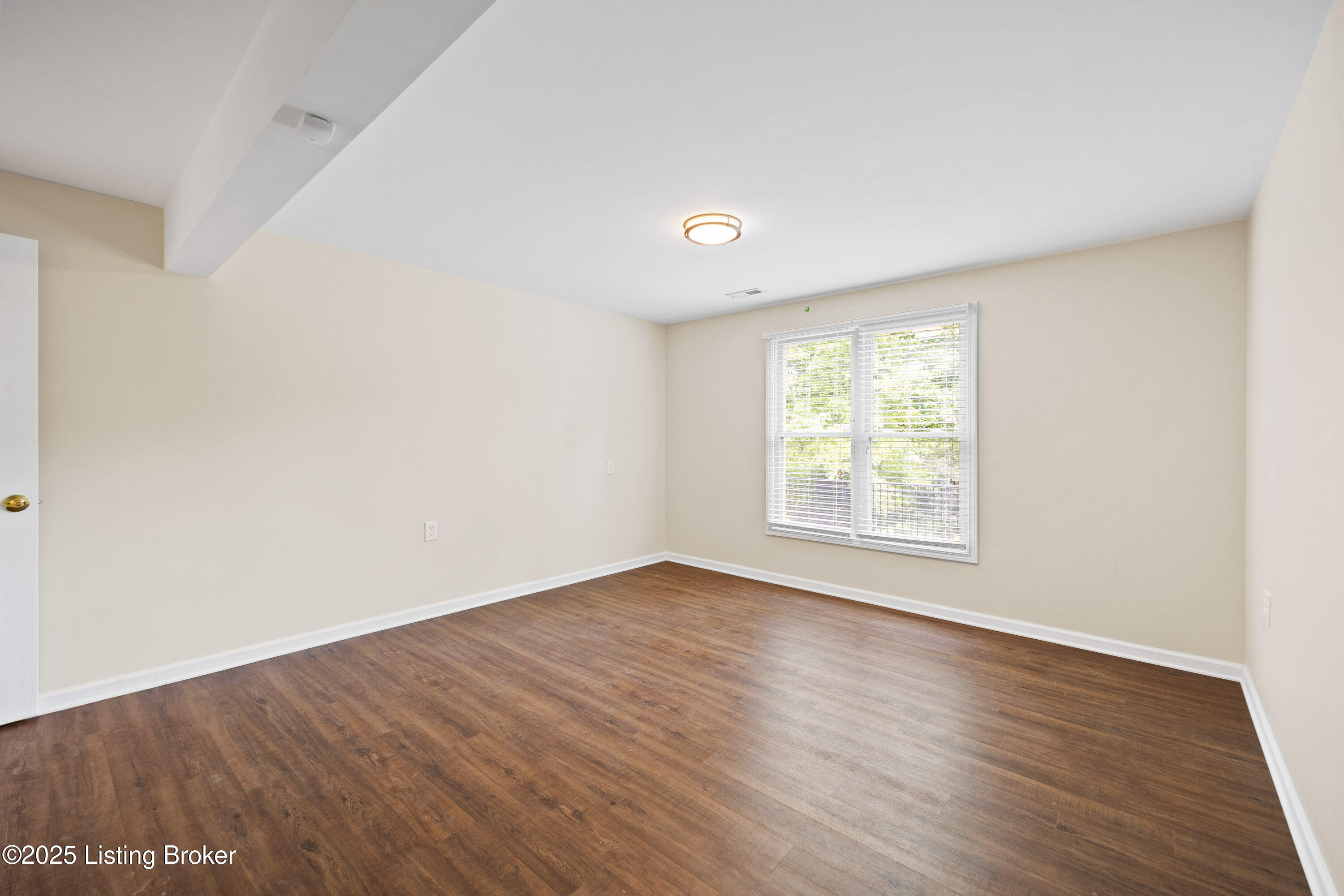 7627 White Post Way