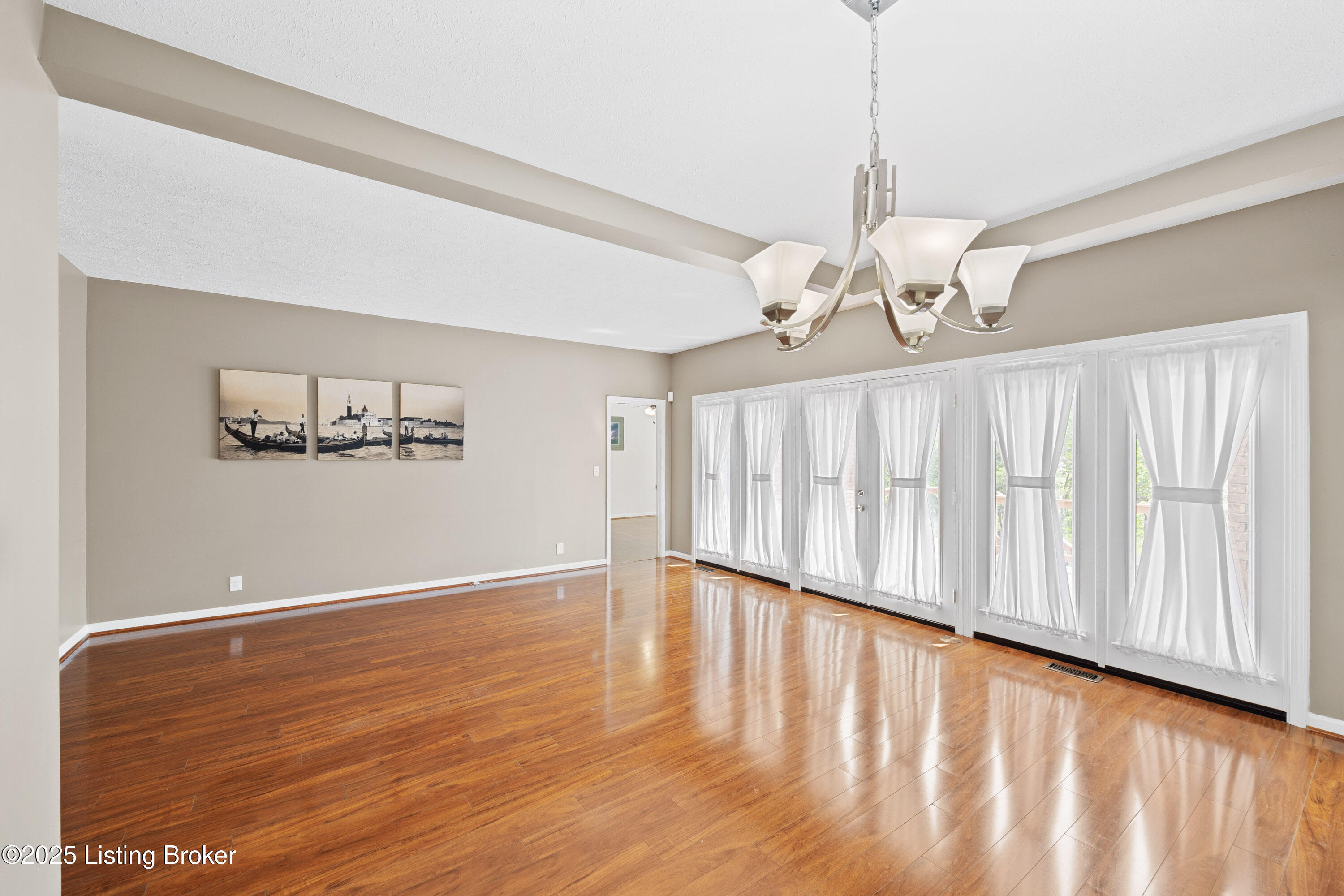 7627 White Post Way