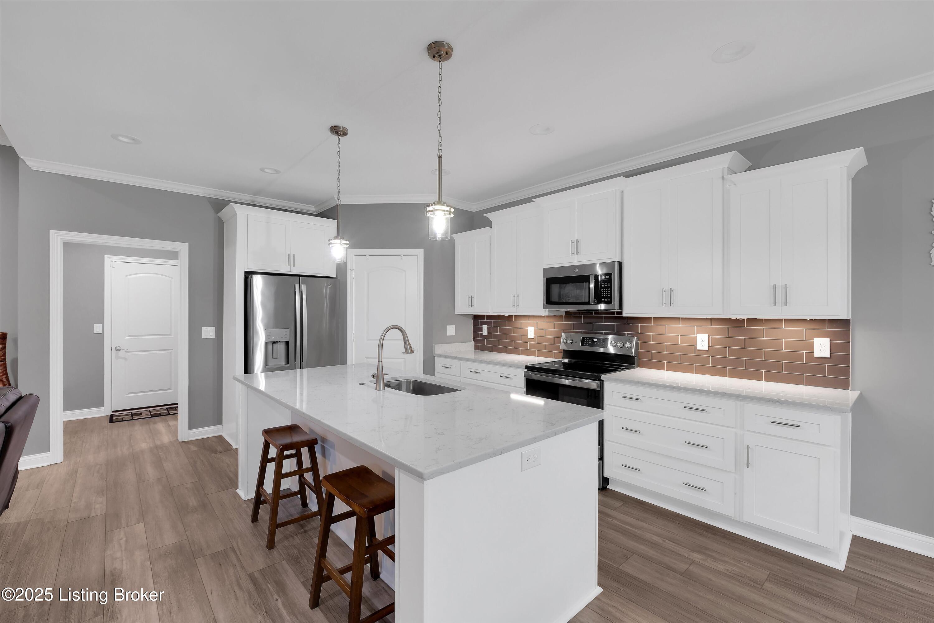 361 Williamsburg Dr