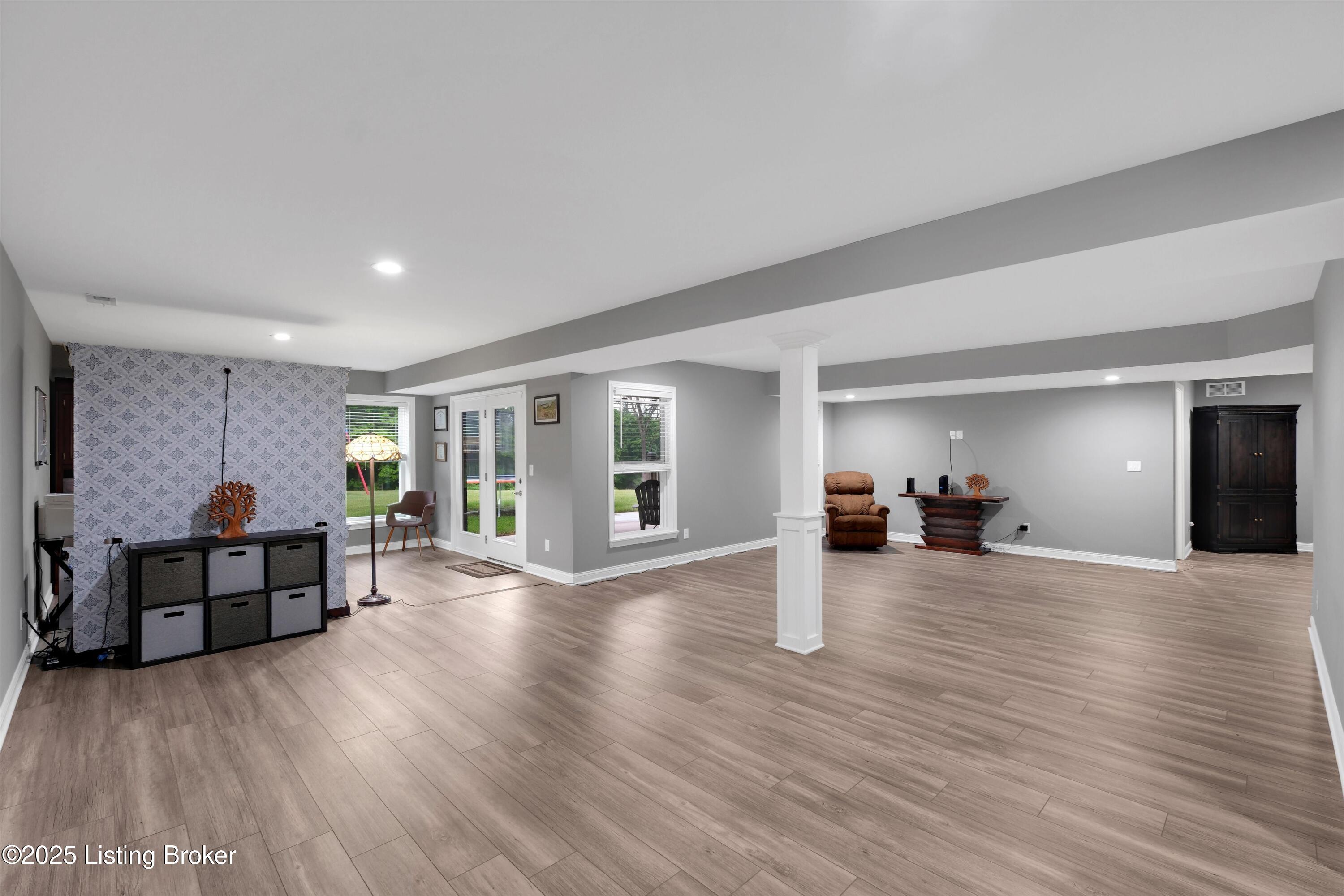 361 Williamsburg Dr