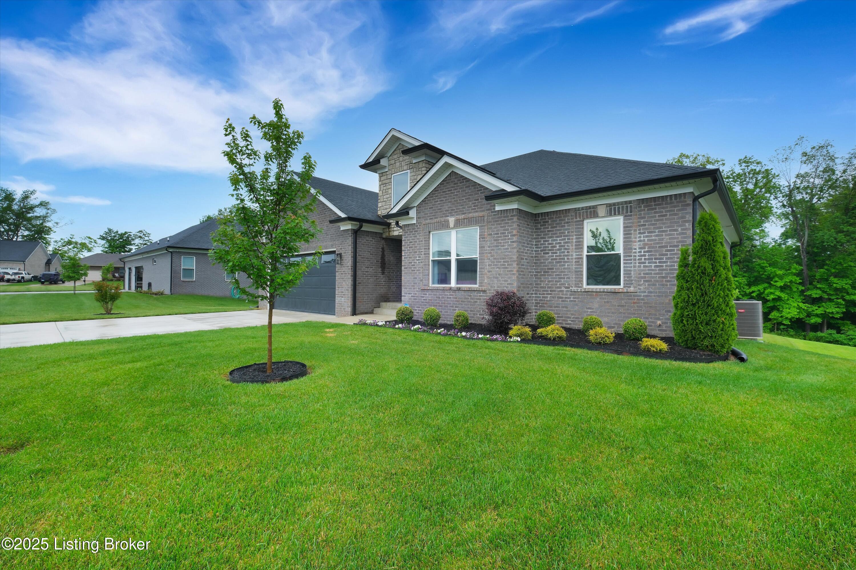 361 Williamsburg Dr