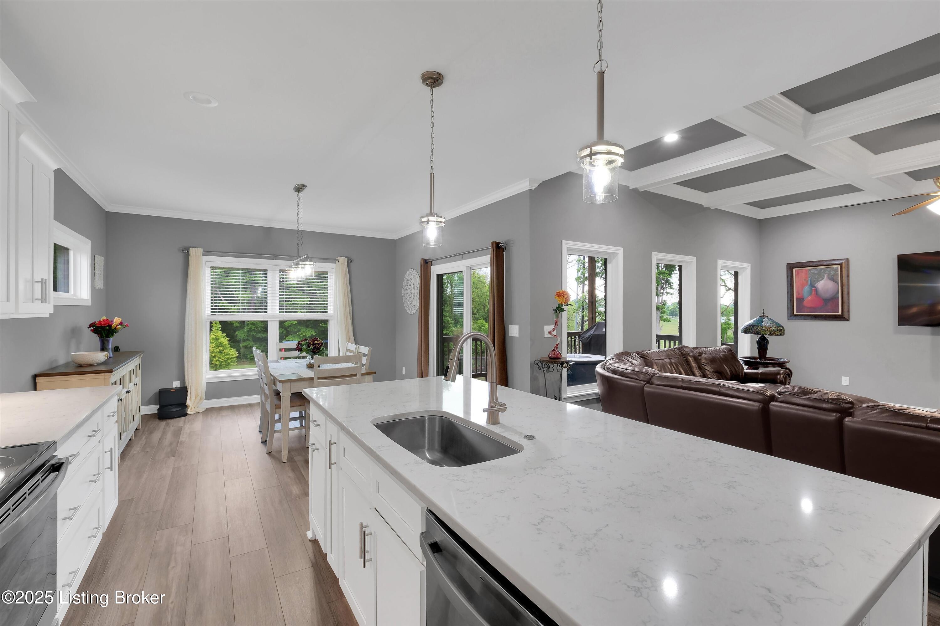 361 Williamsburg Dr