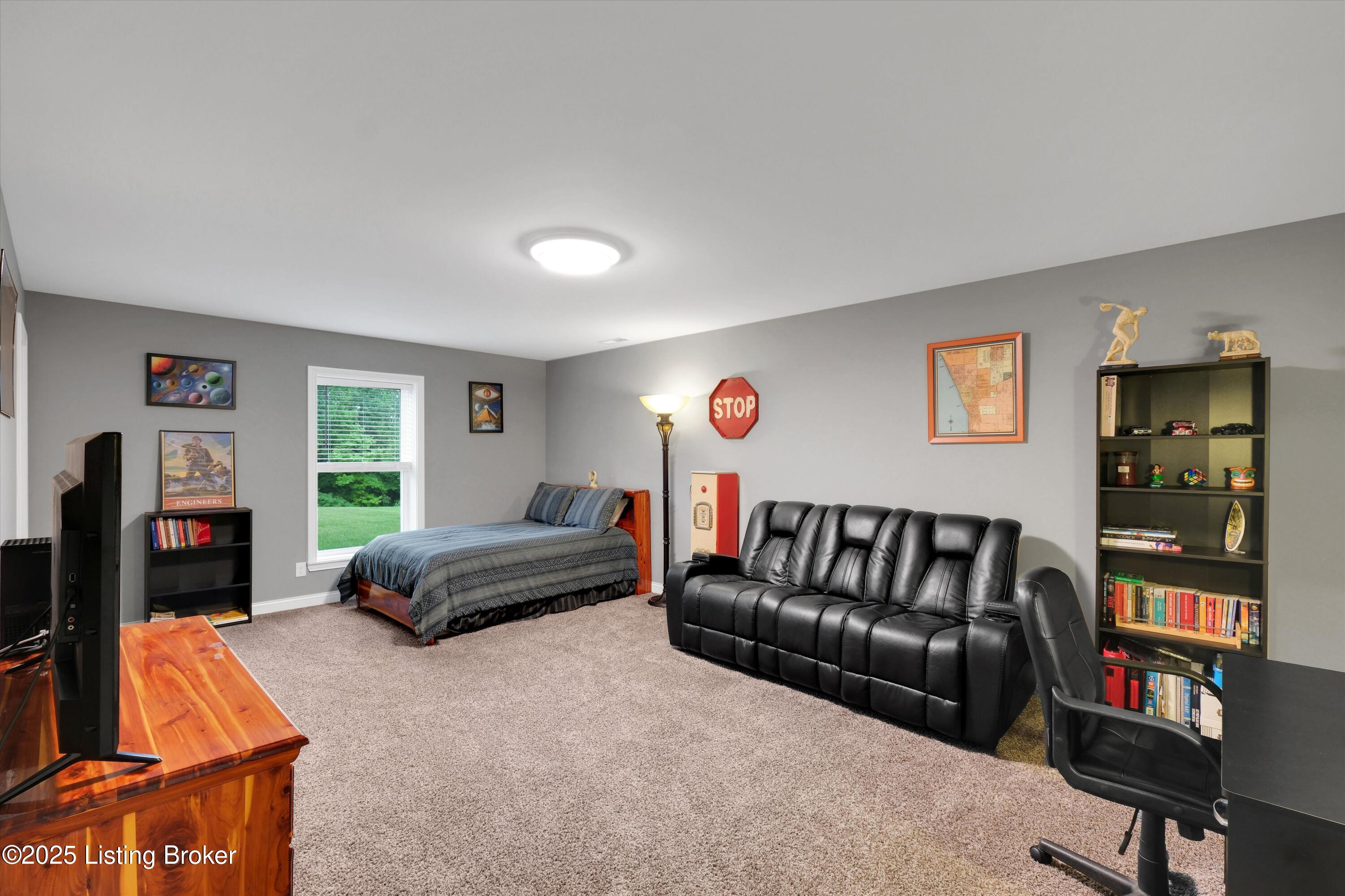 361 Williamsburg Dr
