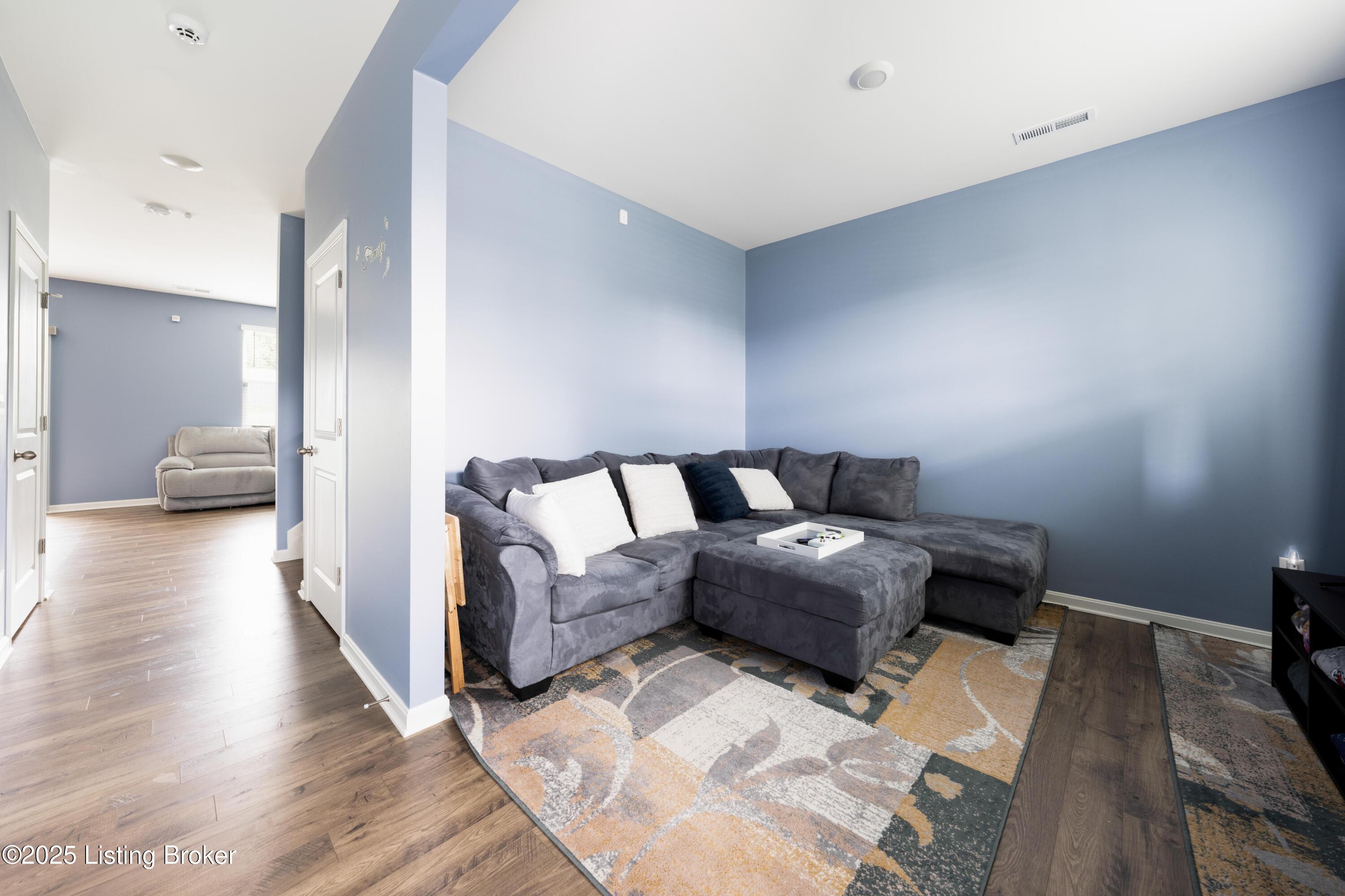 8005 Cedar Meadows Ln