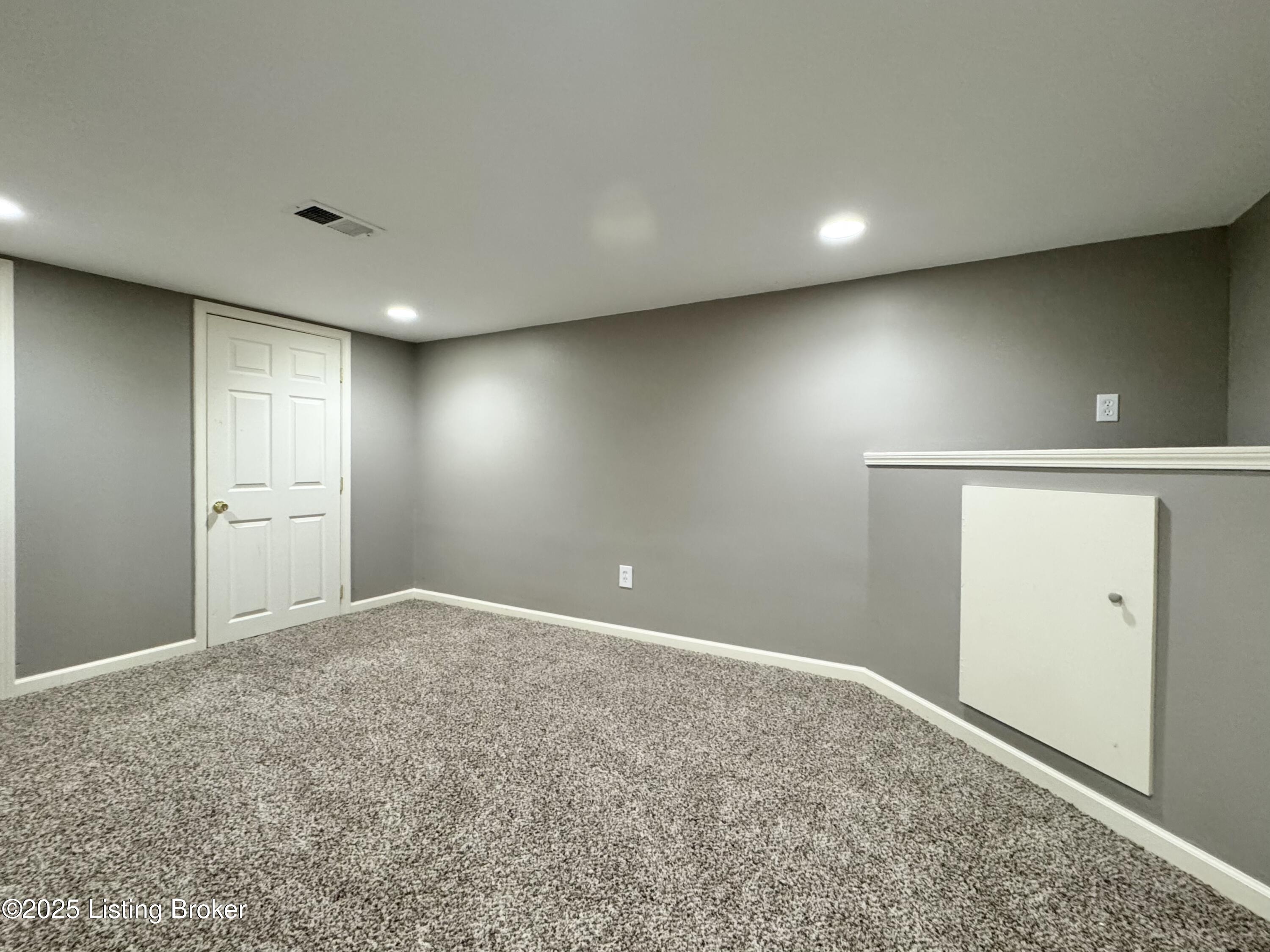 10923 Collington Dr