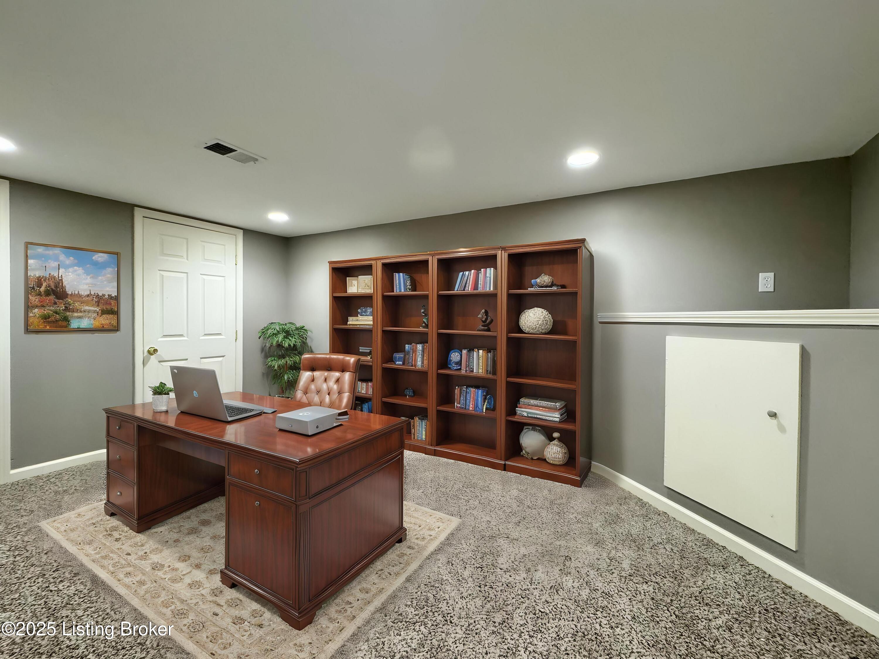 10923 Collington Dr