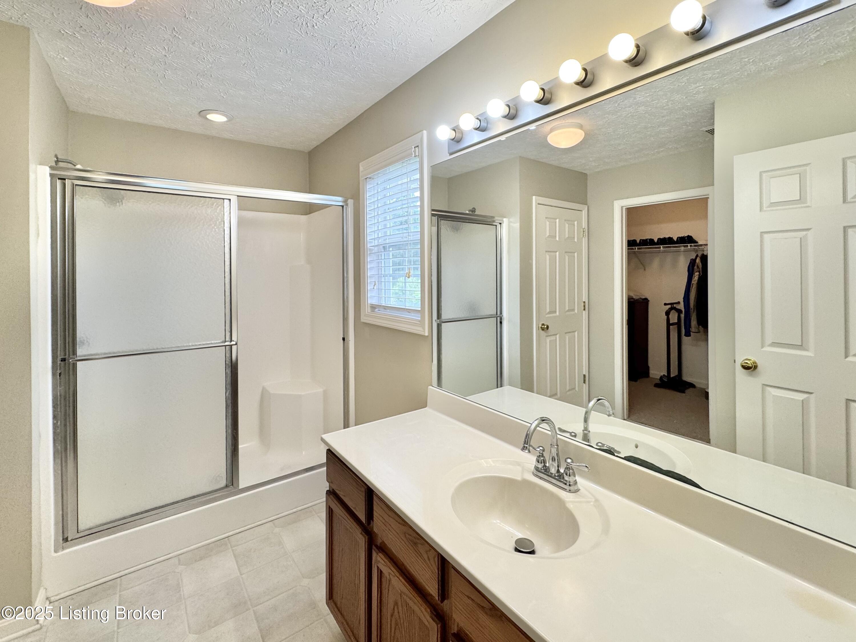 10923 Collington Dr
