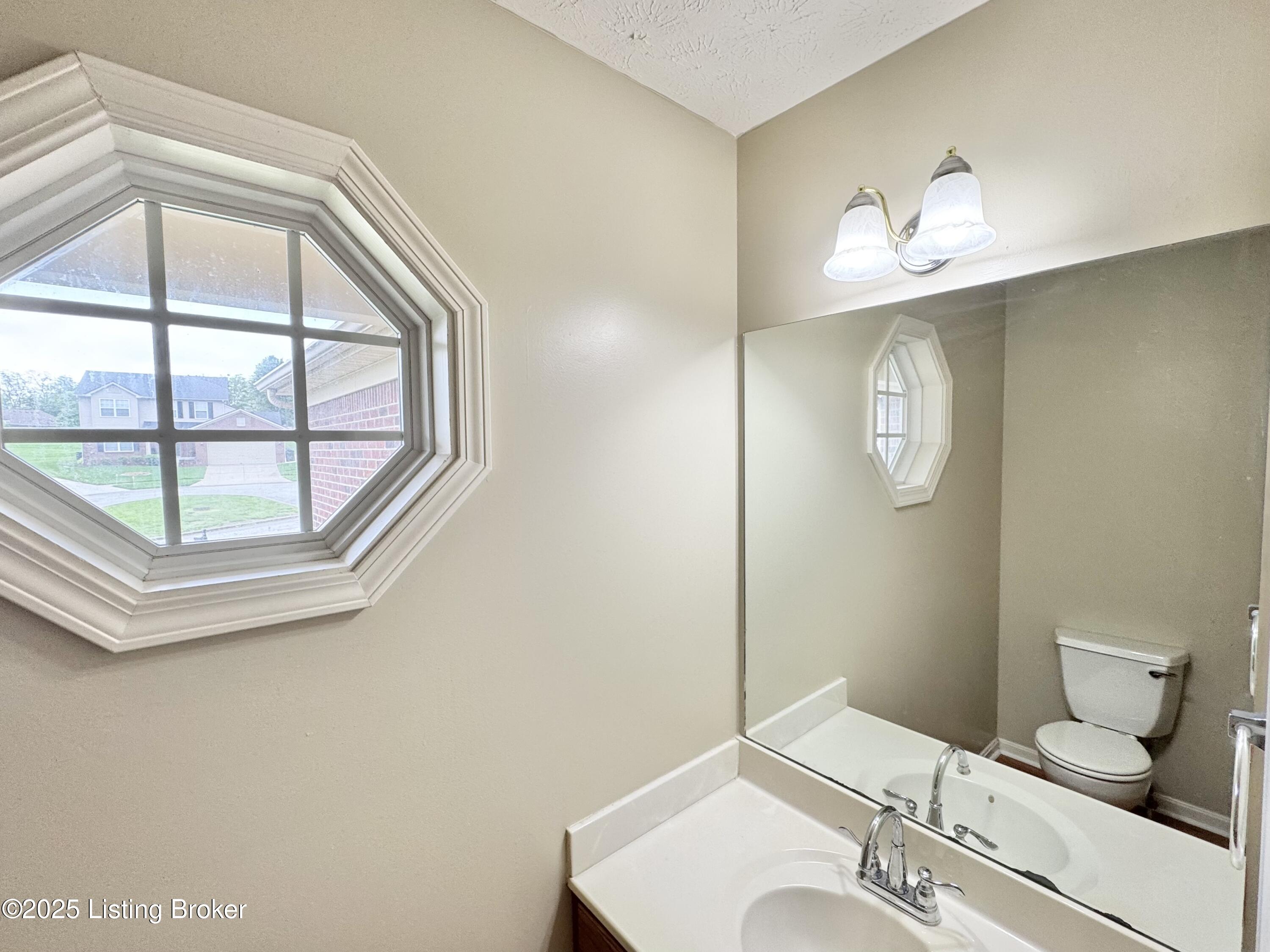 10923 Collington Dr