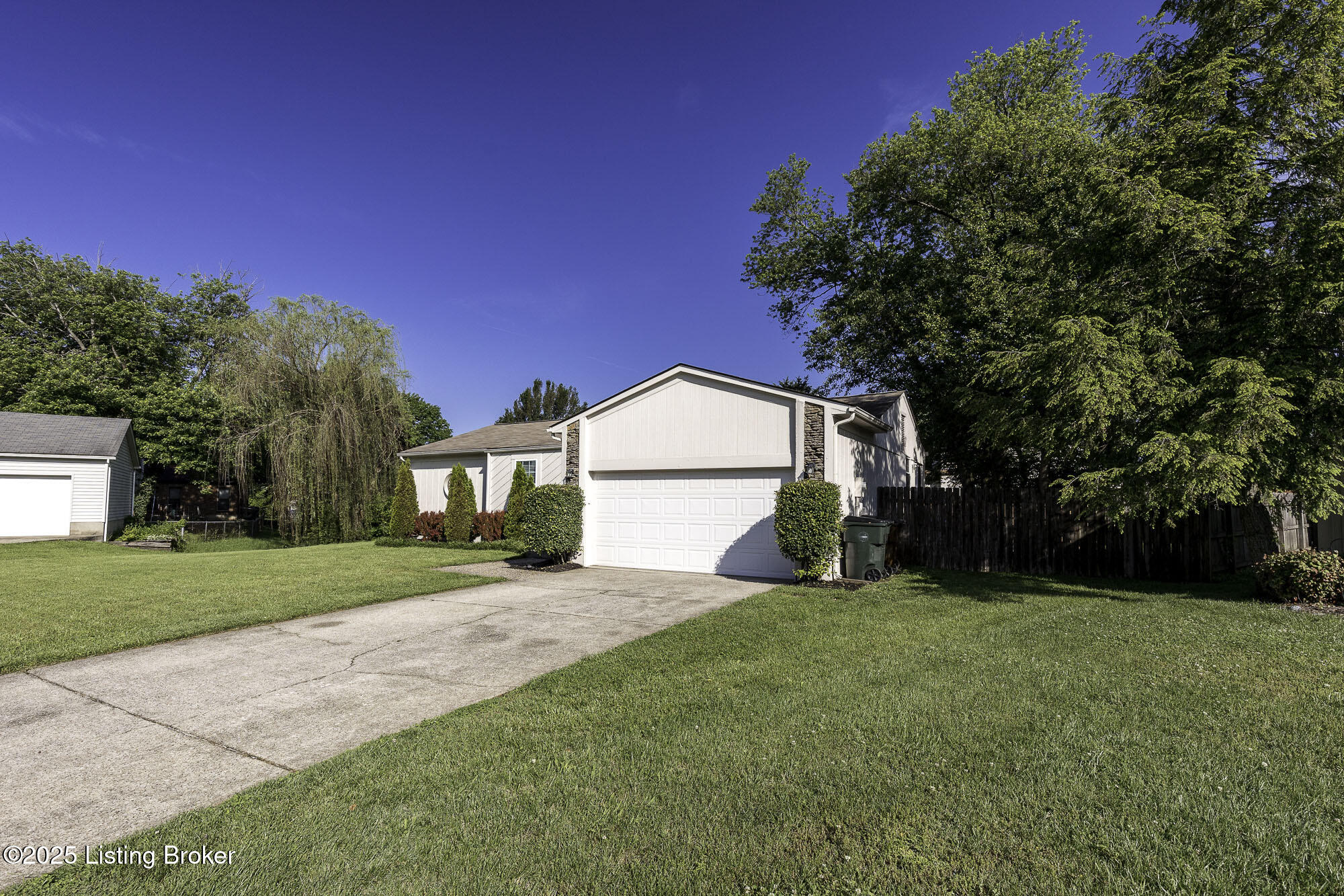2404 Ruth Haven Ct