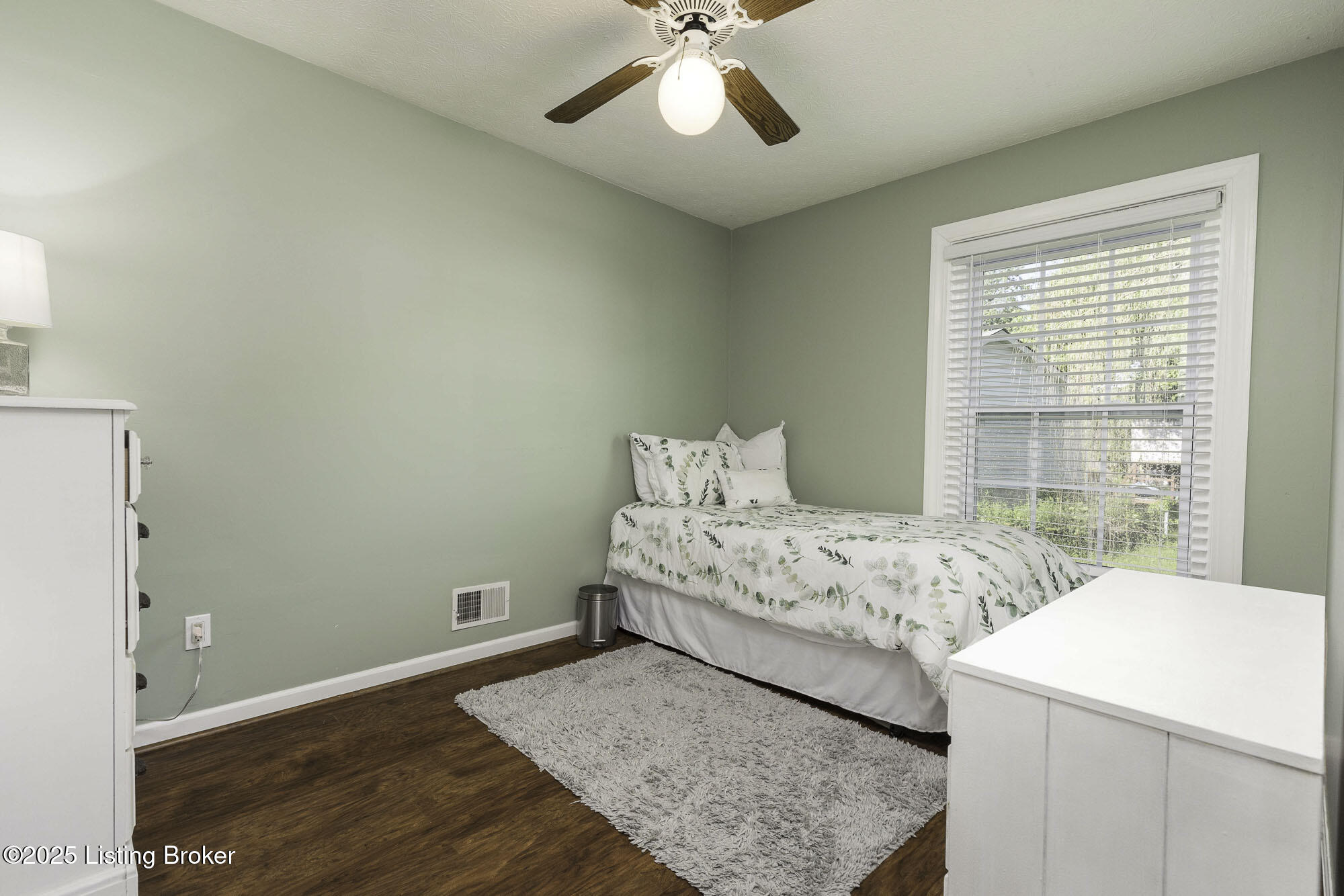 2404 Ruth Haven Ct