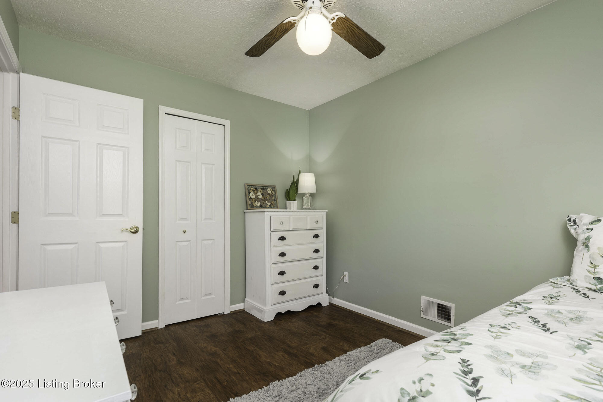 2404 Ruth Haven Ct