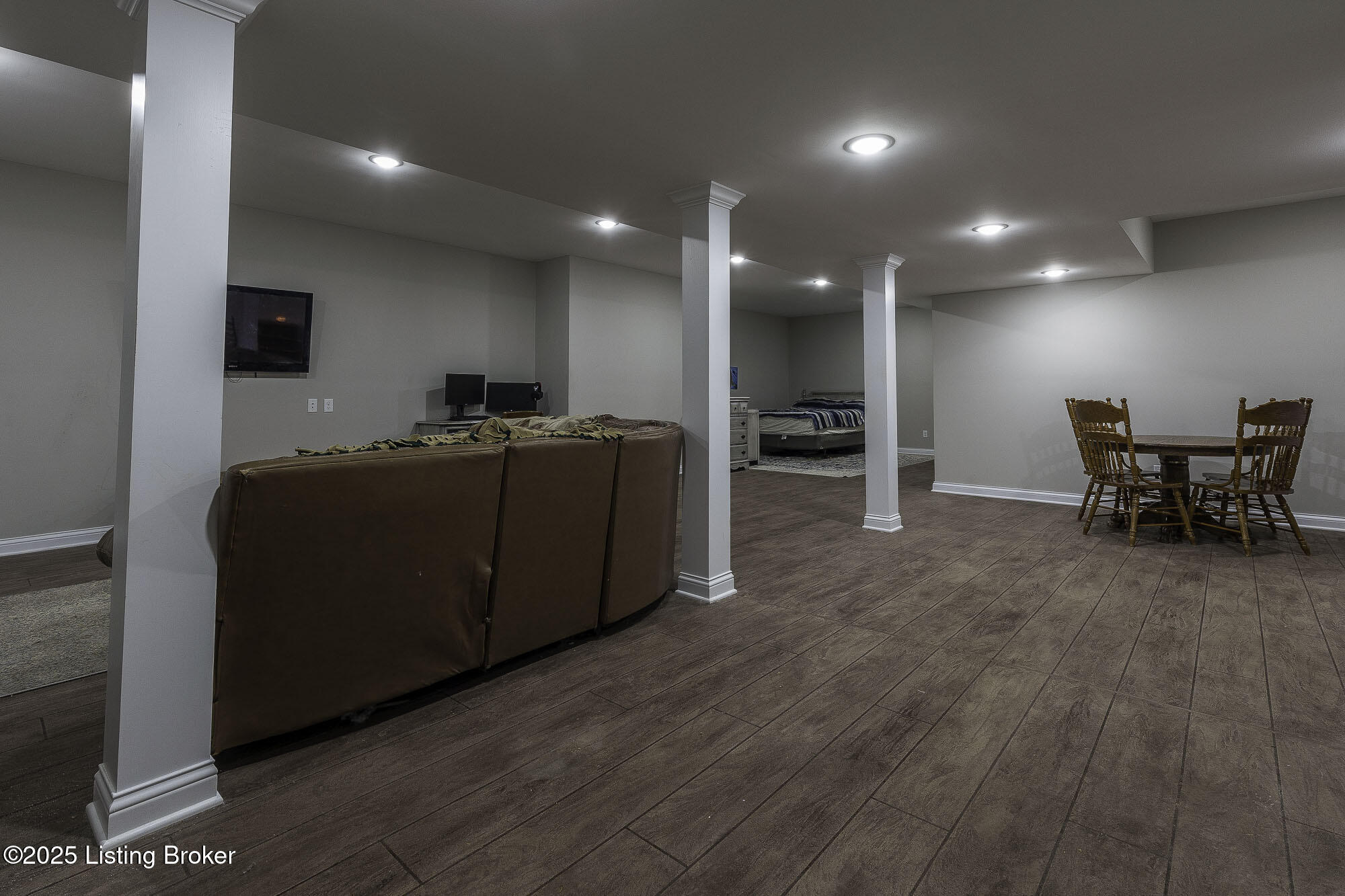 188 Wakefield Dr