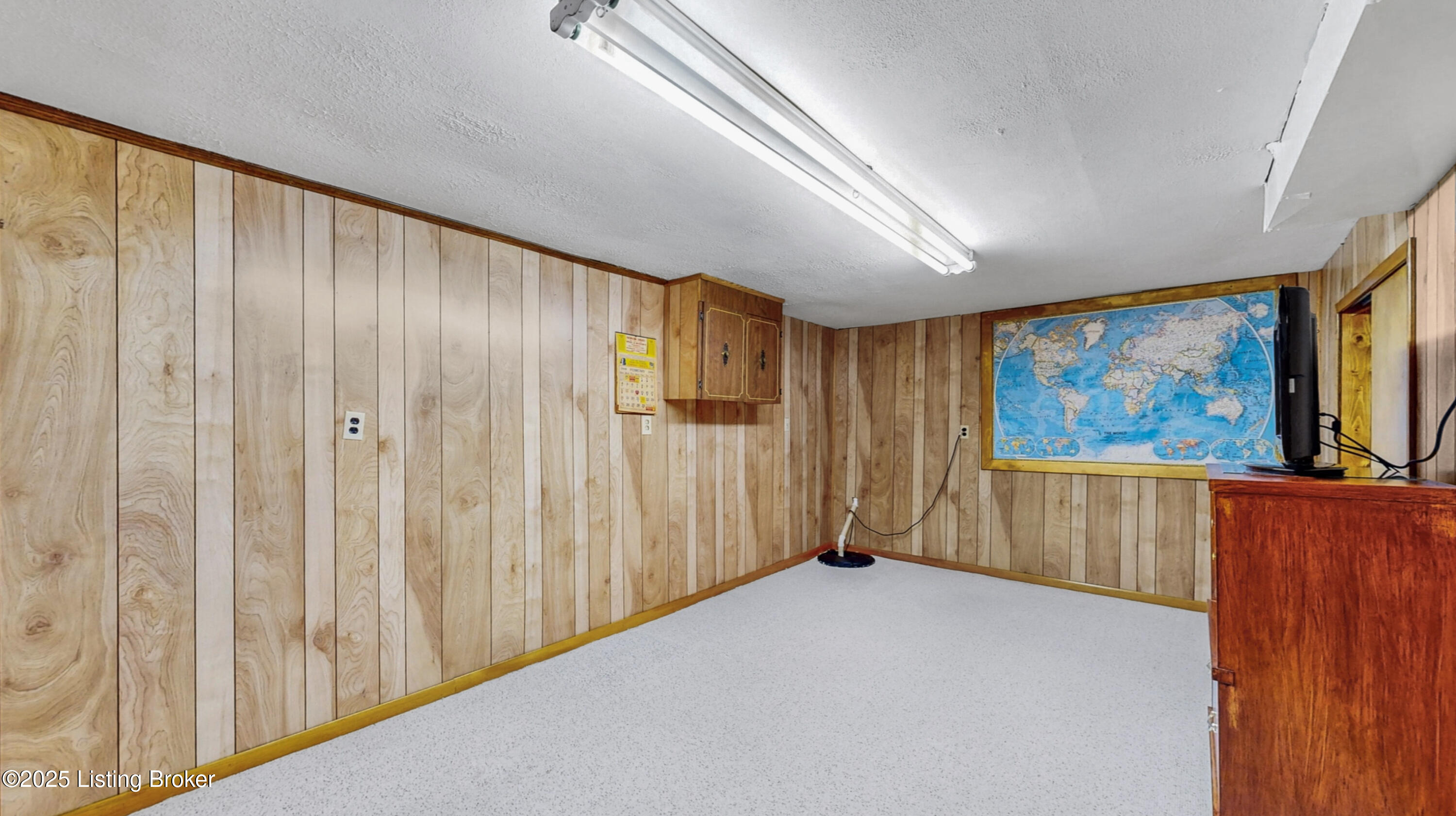 6521 Briscoe Ln