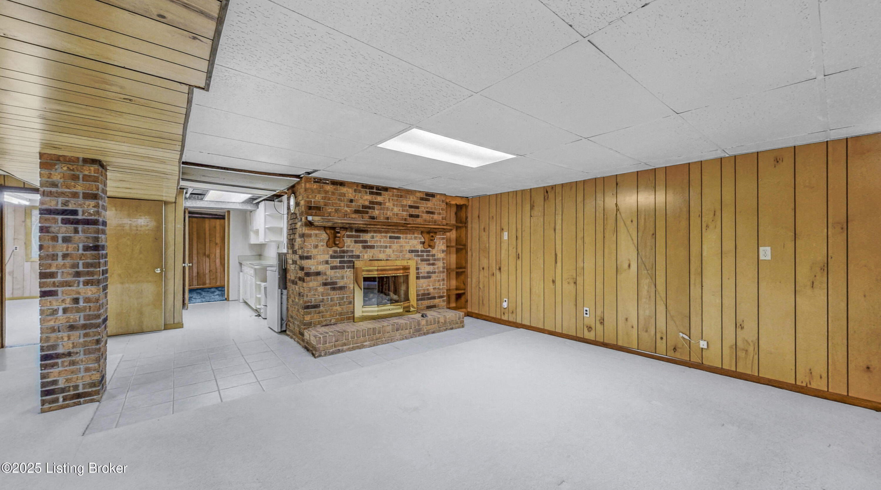 6521 Briscoe Ln