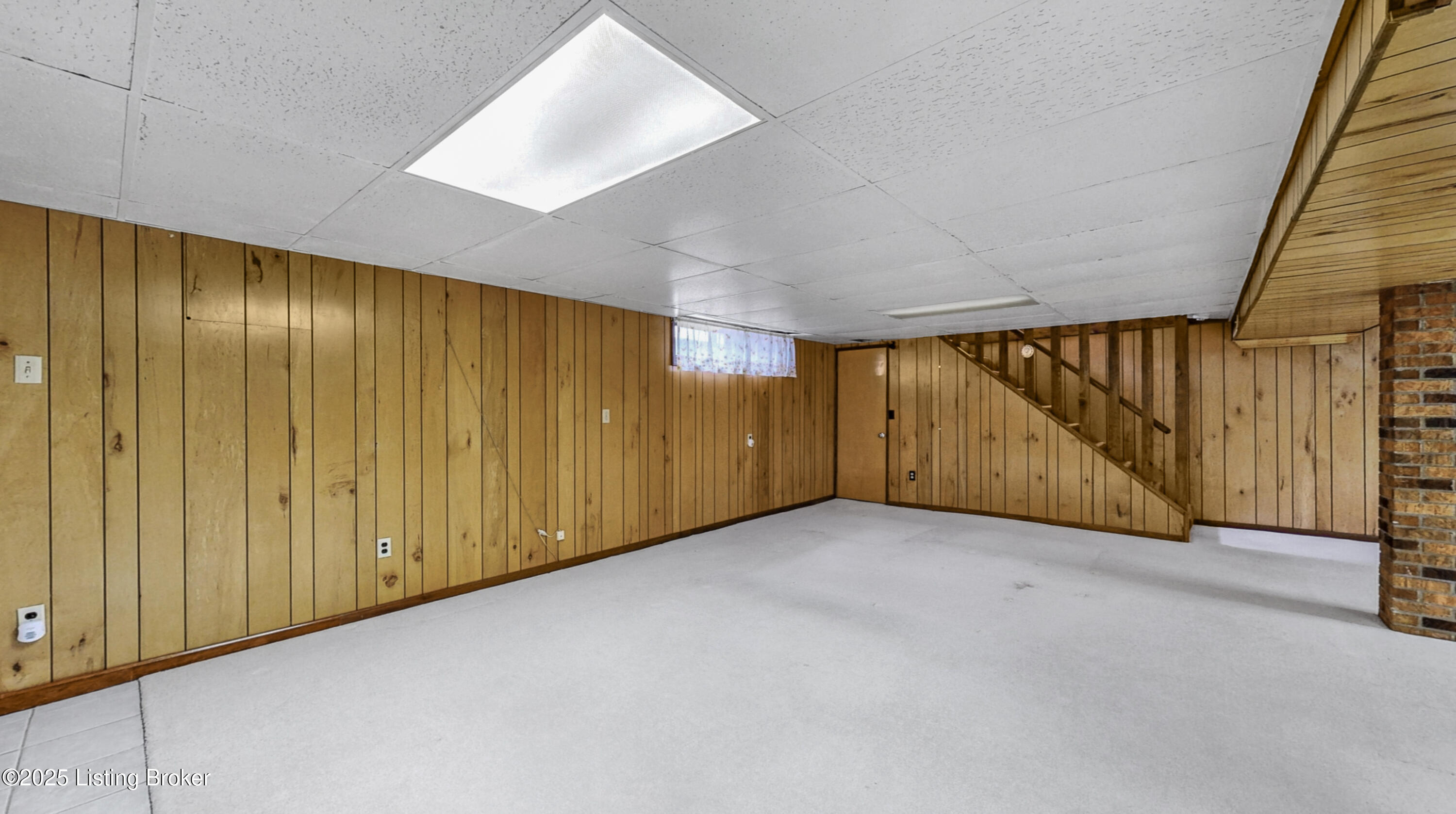 6521 Briscoe Ln