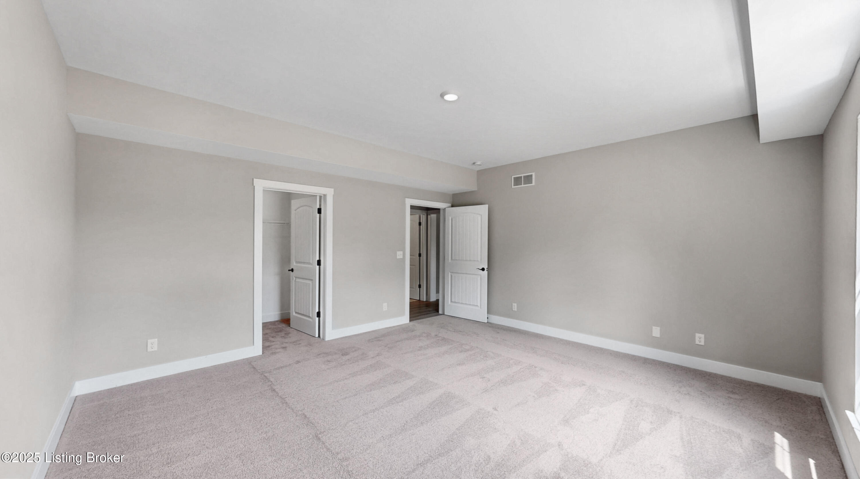 27 Dalton Dr