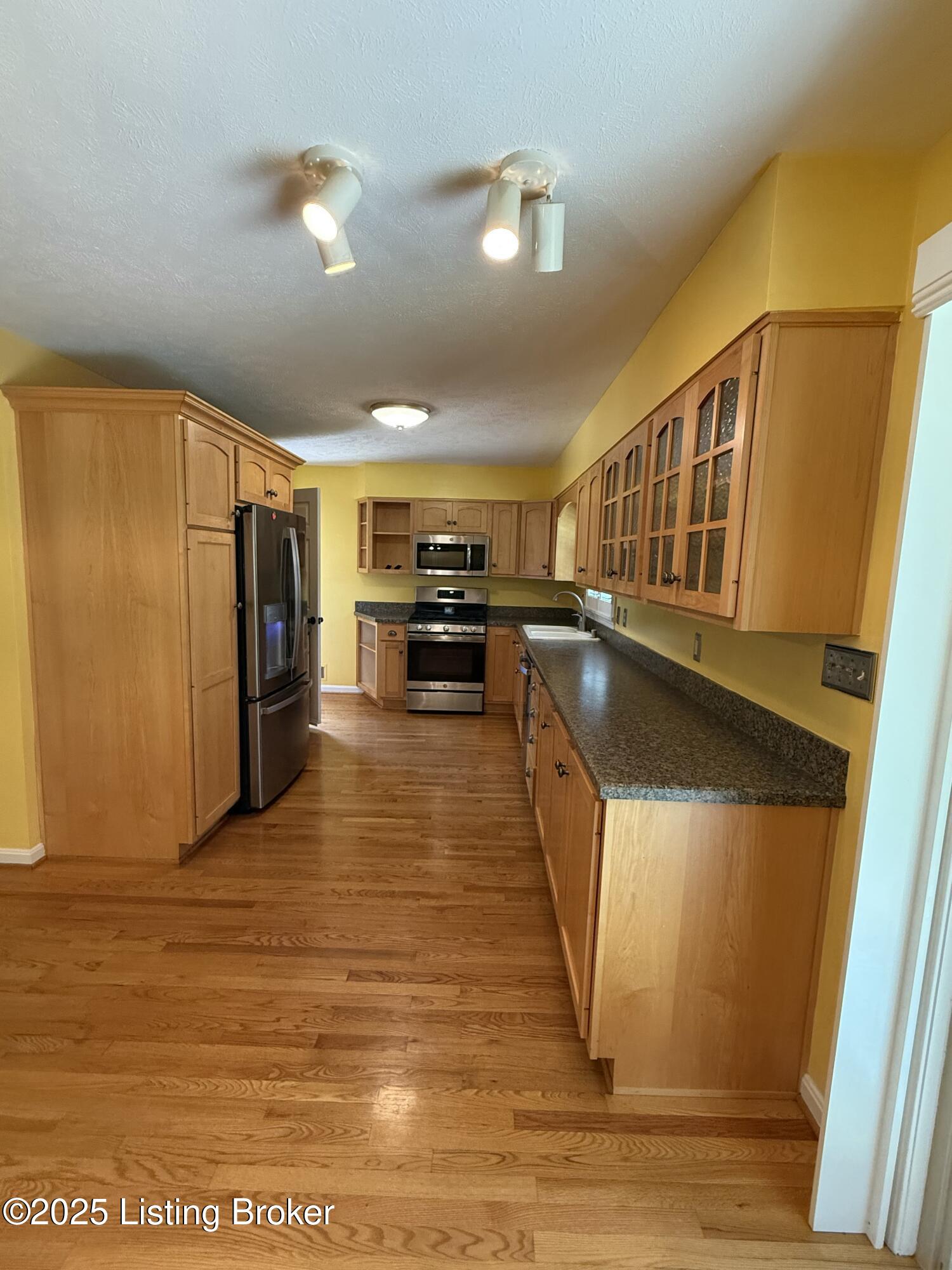 7406 Arapaho Dr