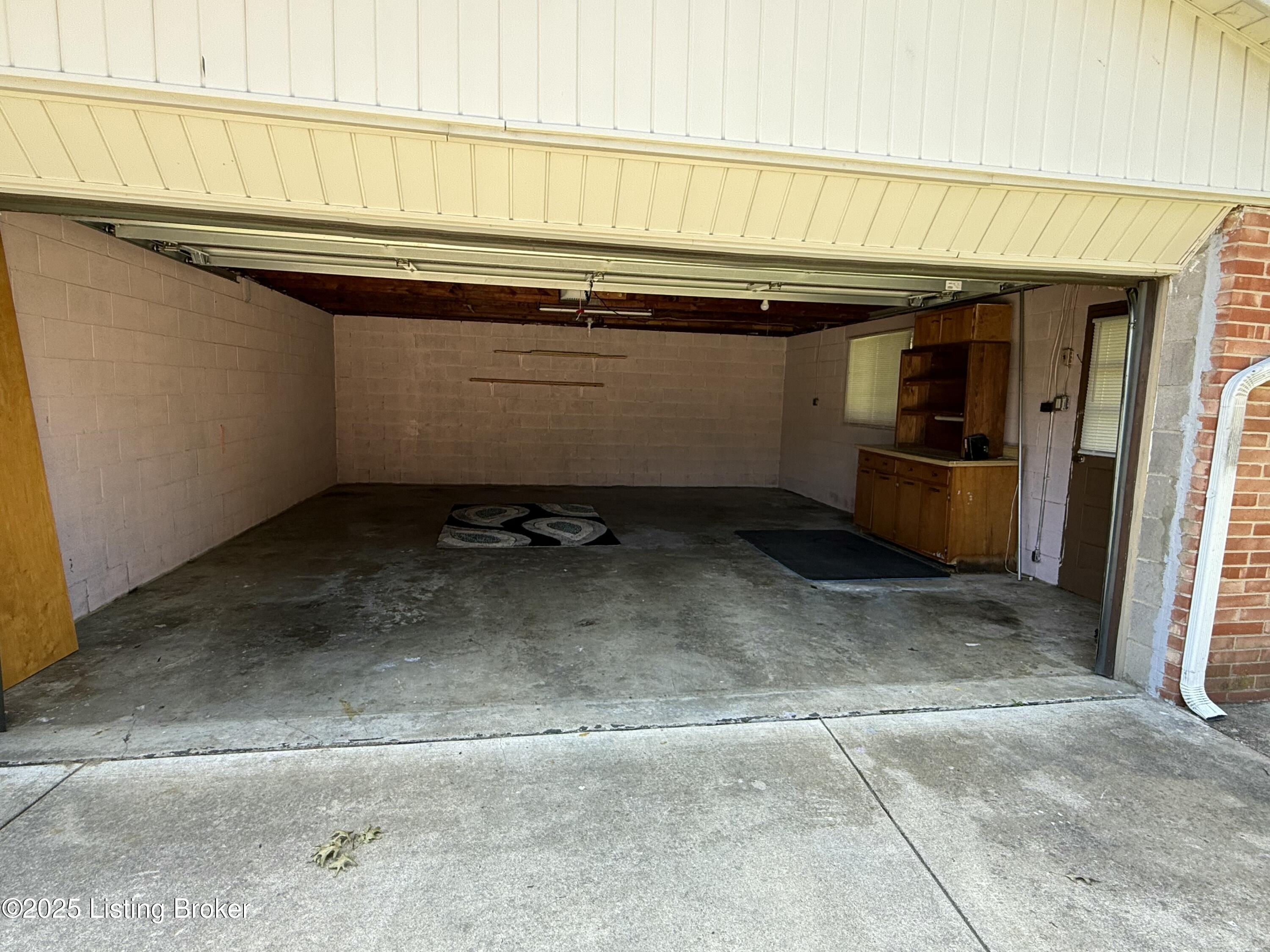 7406 Arapaho Dr