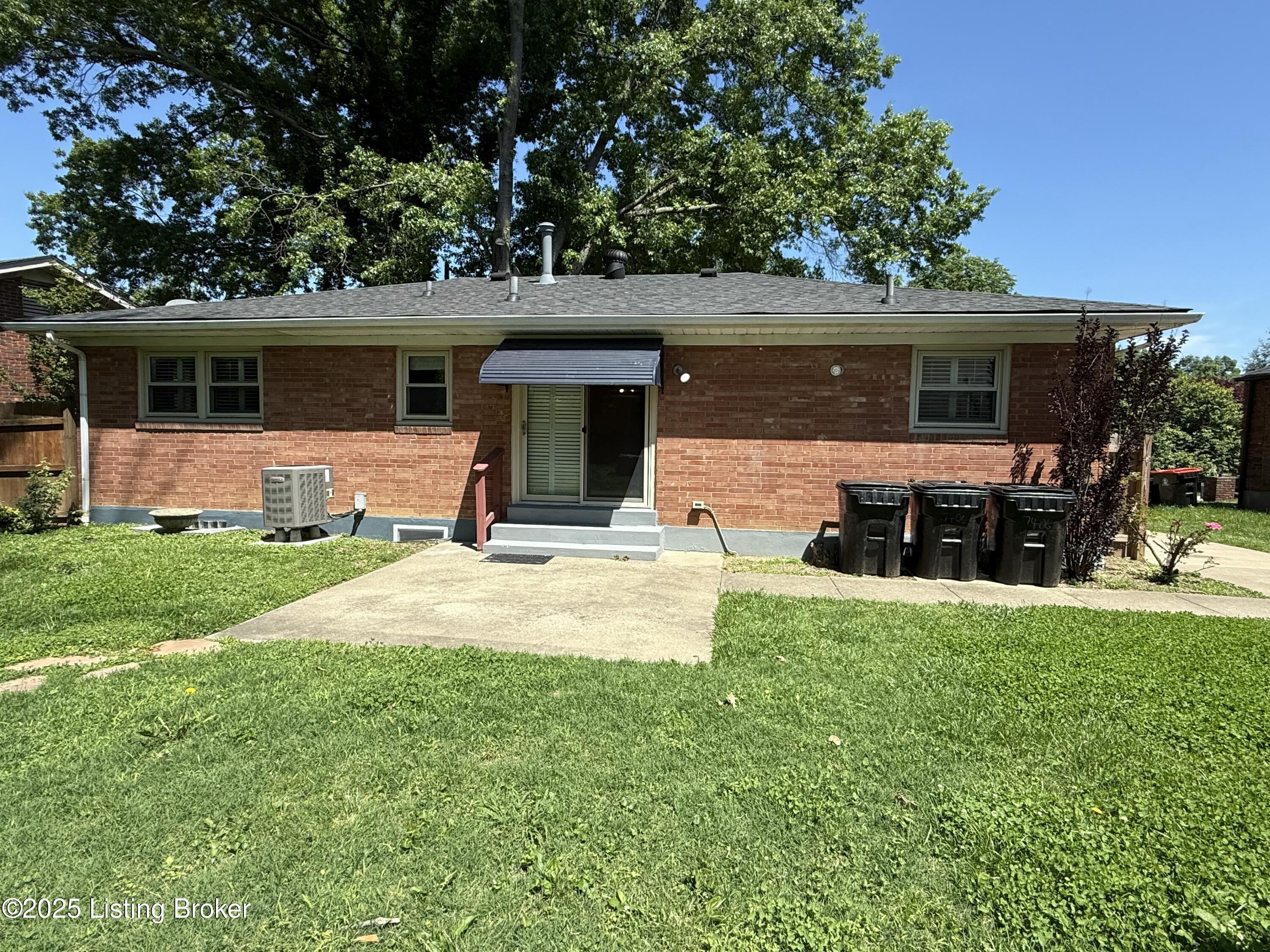 7406 Arapaho Dr