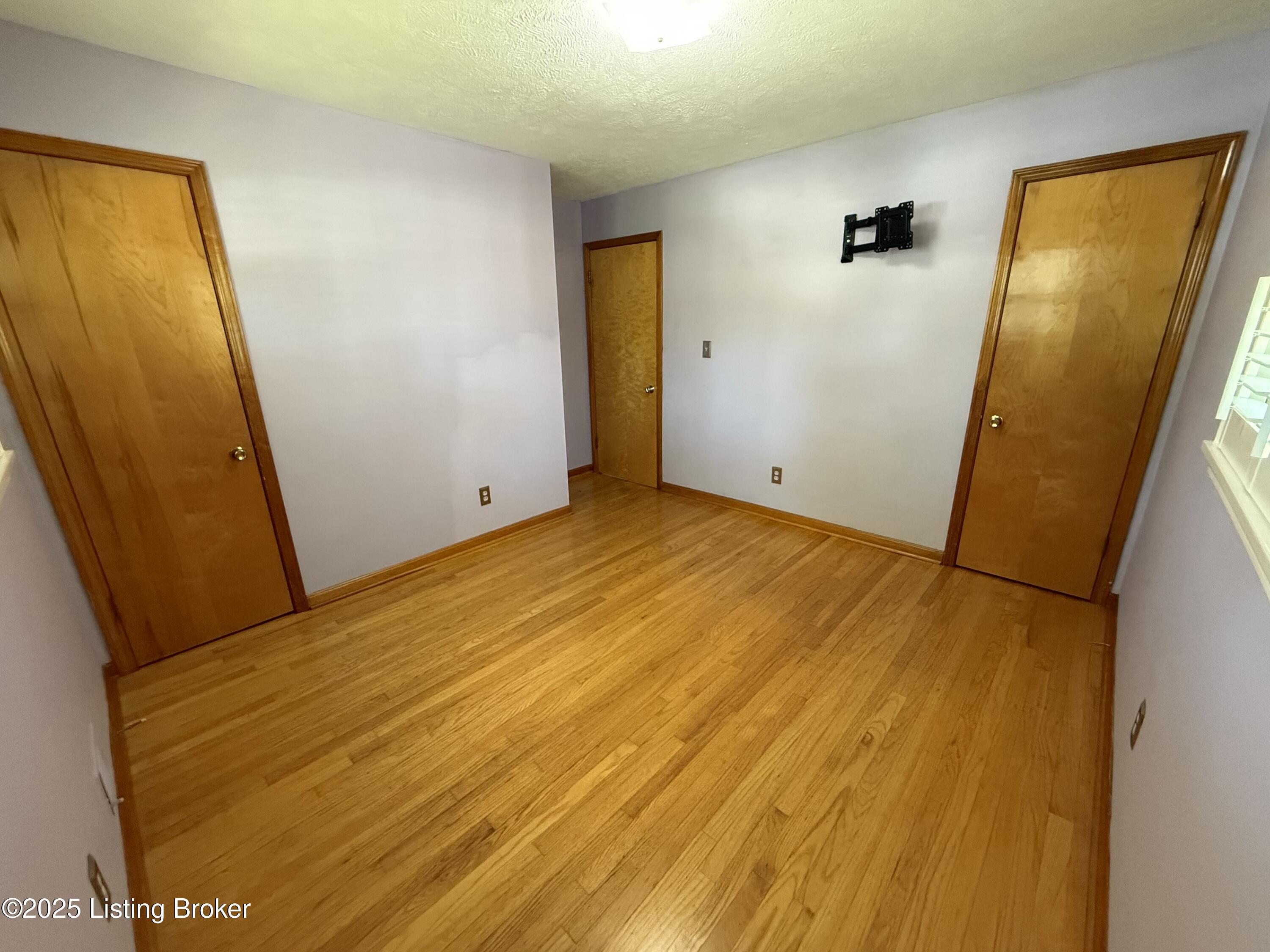 7406 Arapaho Dr