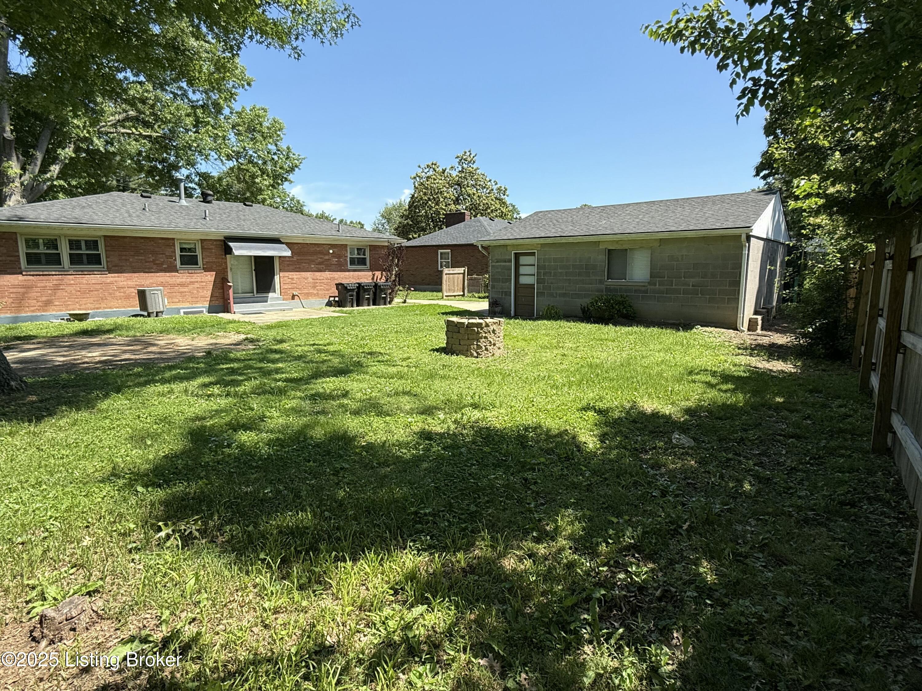 7406 Arapaho Dr