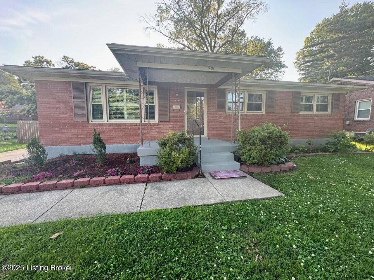 7406 Arapaho Dr