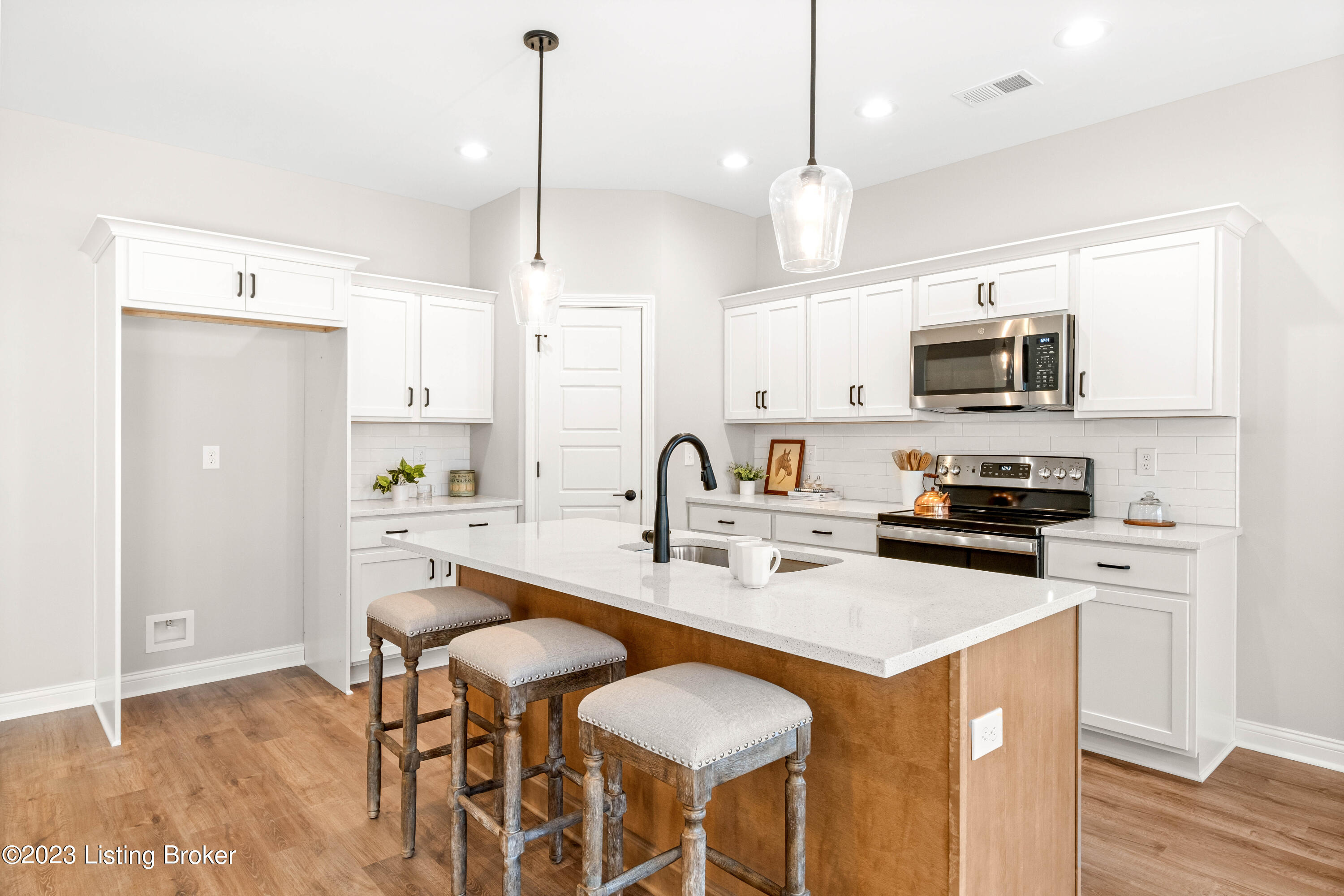 801 Artisan Pkwy