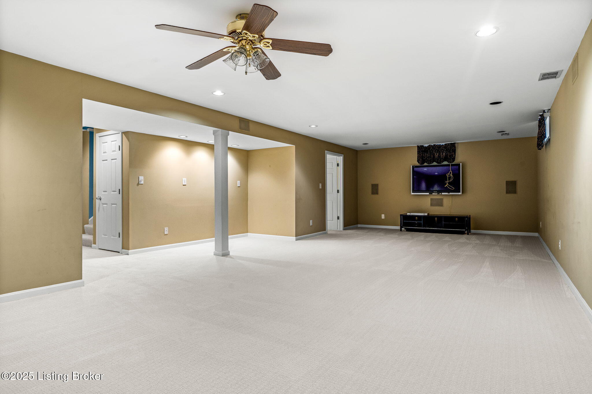 3313 Indian Lake Dr