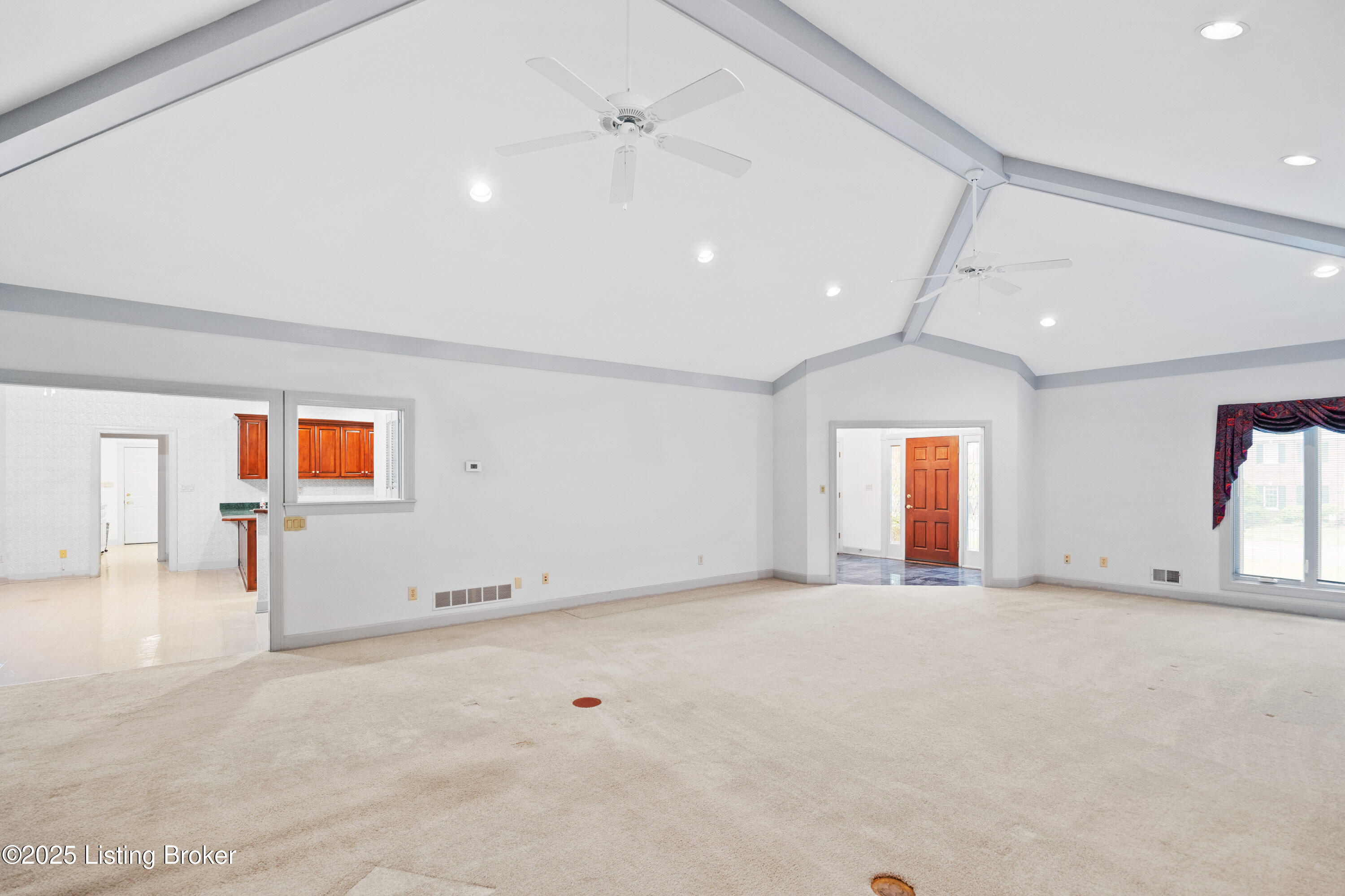 12 Oak Tree Ln